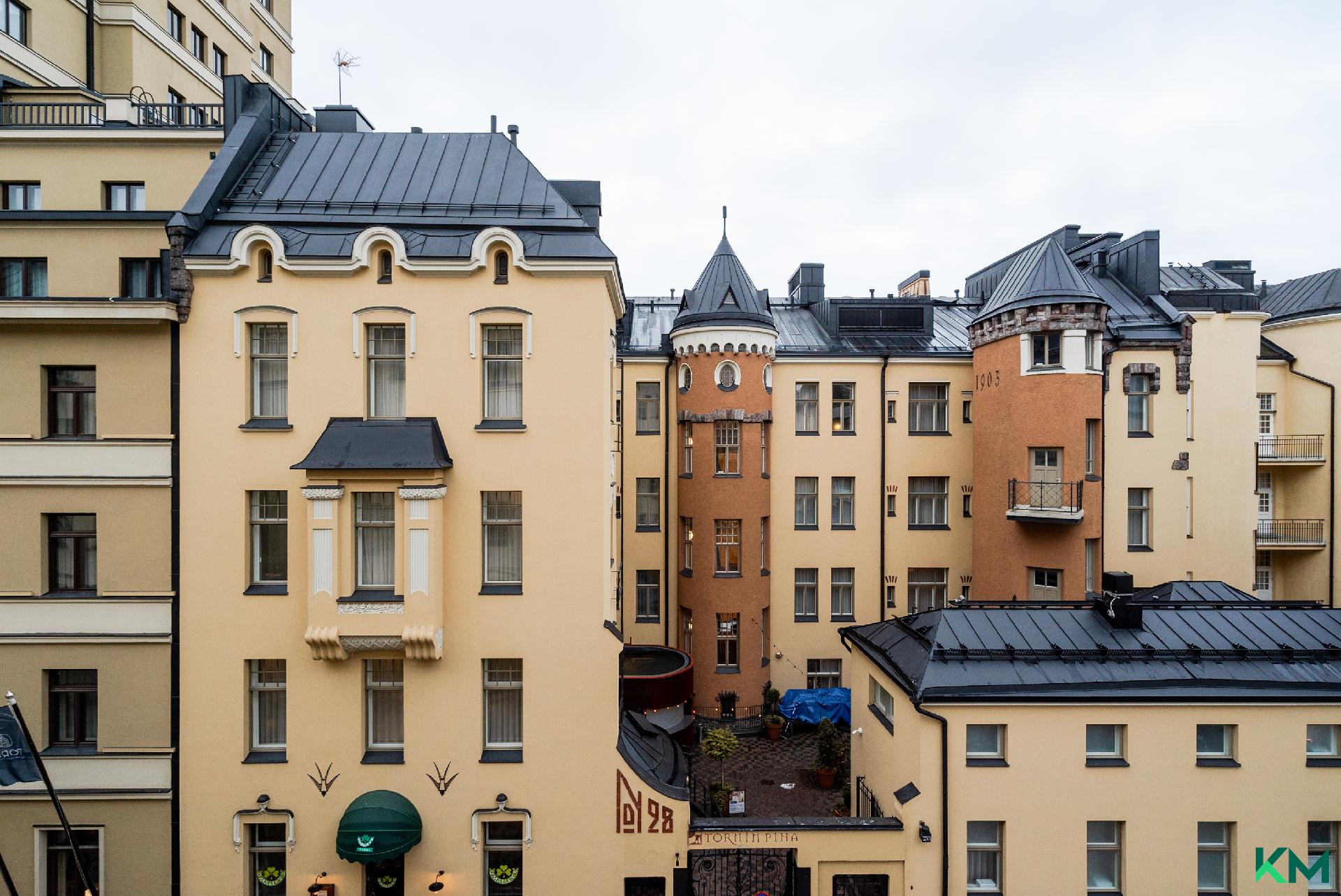 Olohuoneen ikkunanäkymää