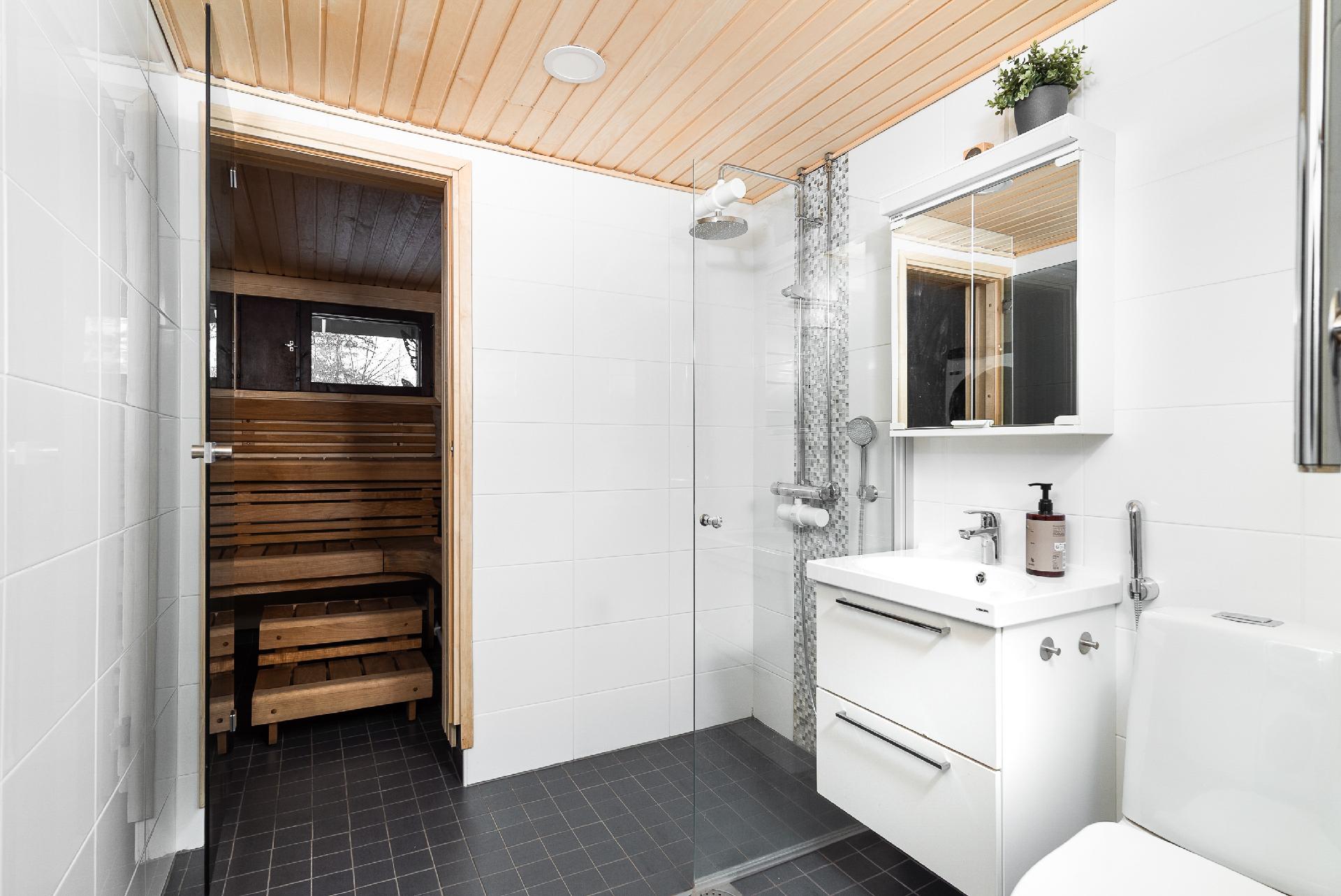 Varaslahdentie 10, Vaajakoski, Jyväskylä