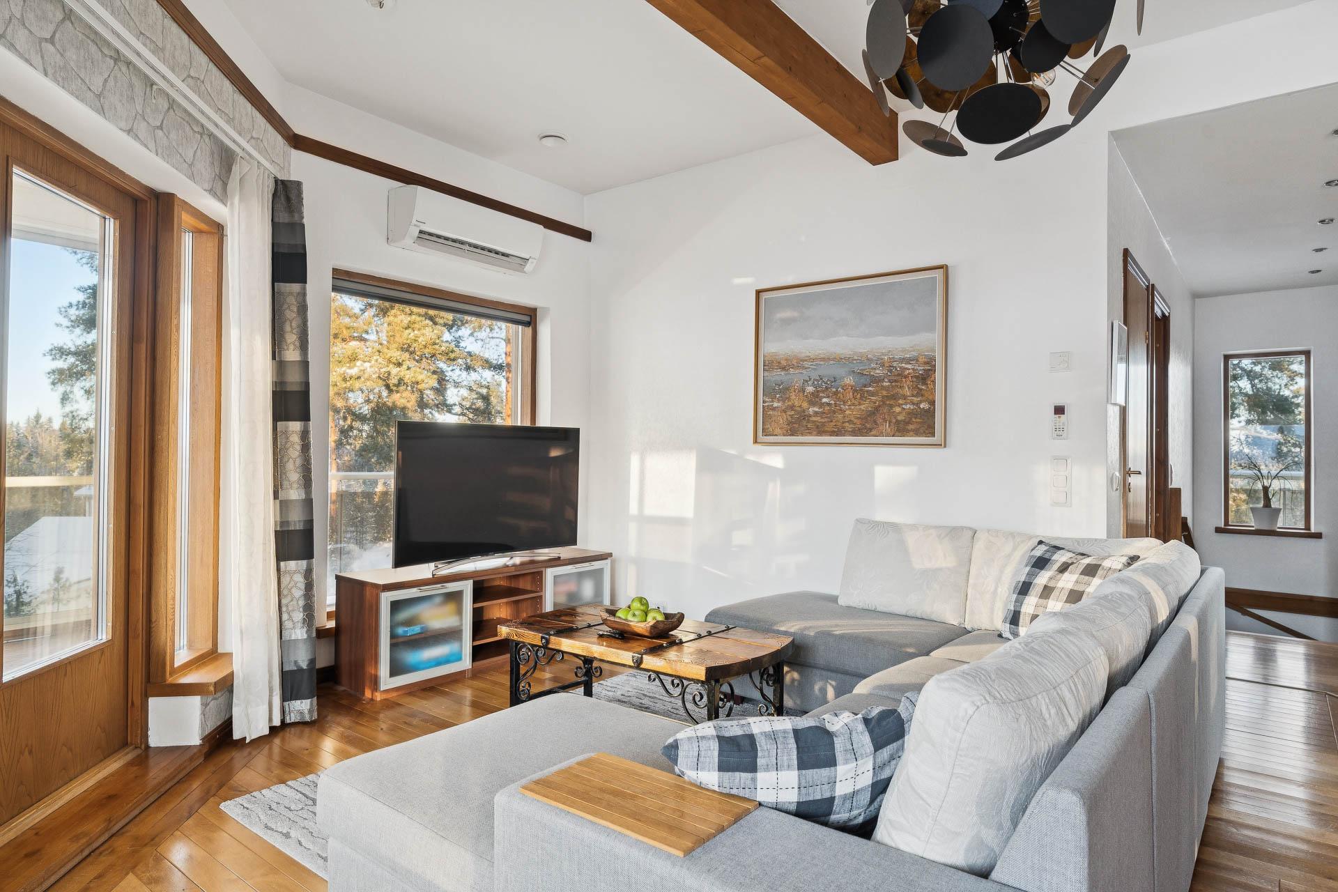 Olohuone käynti terassille