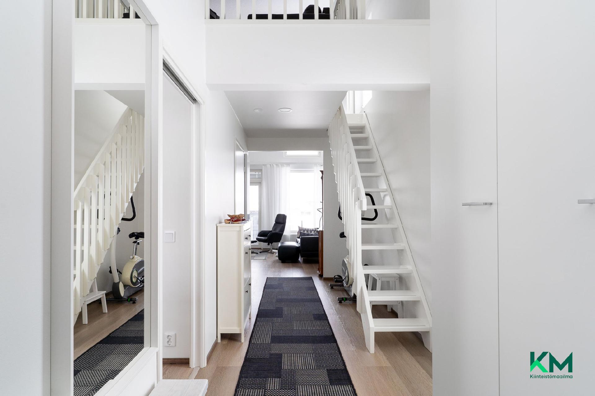 Näkymä sisäänkäynnistä asuntoon