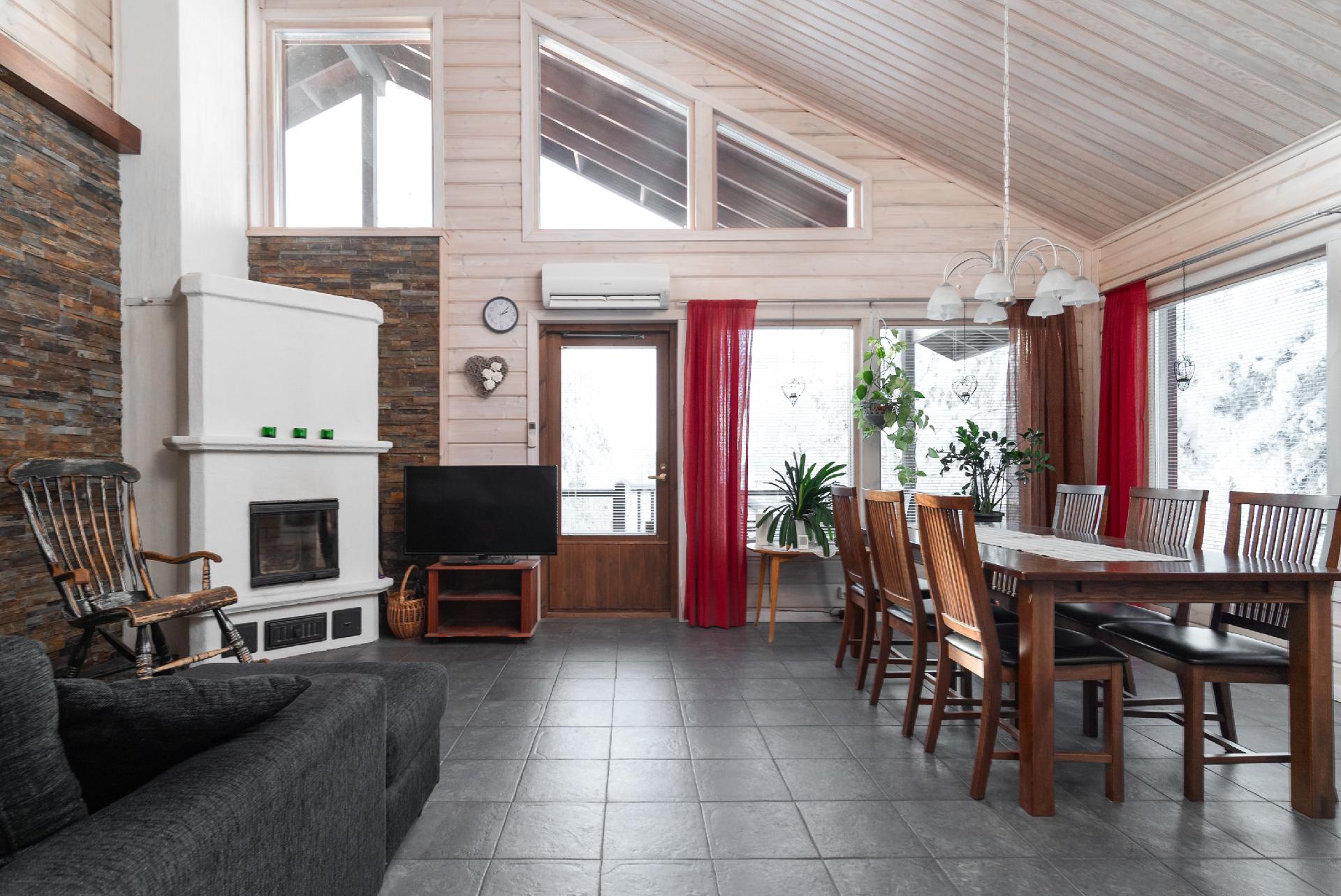 olohuone/ruokailutila