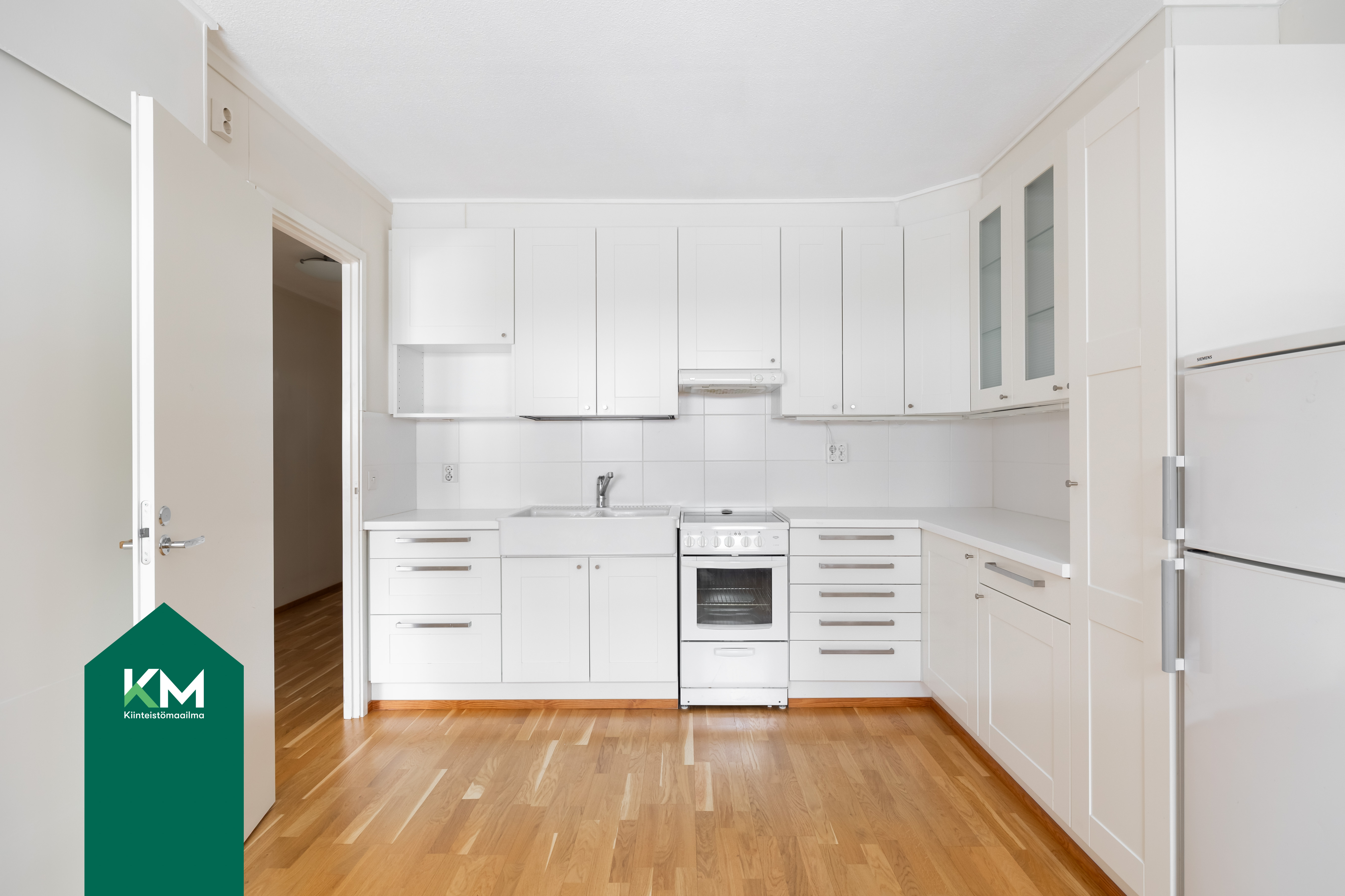 Keittiön kaapistot on uusittu 2011-2012