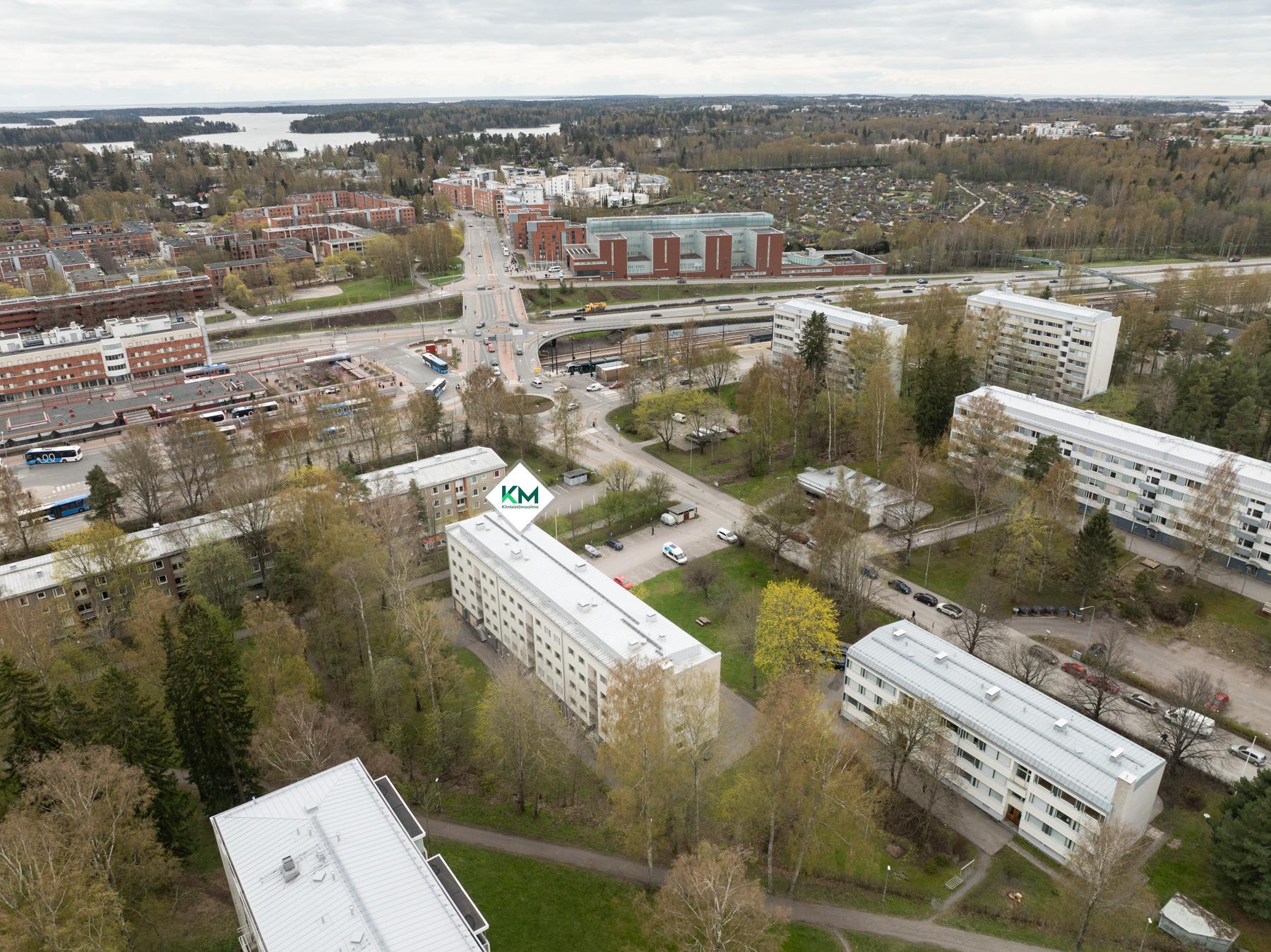 Ilmakuva lähialueesta - tiet mm. Marjaniemeen ja Siilitielle