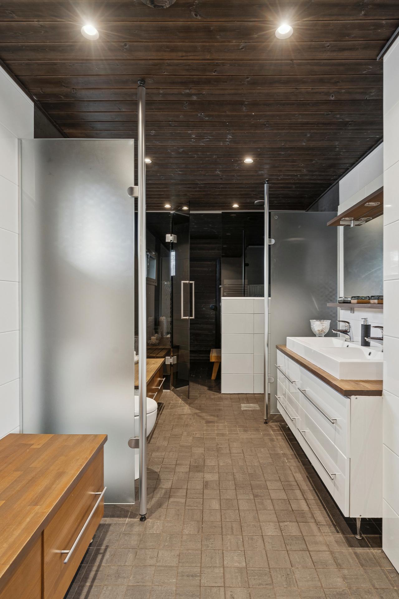 Ak tyylikäs kylpyhuone