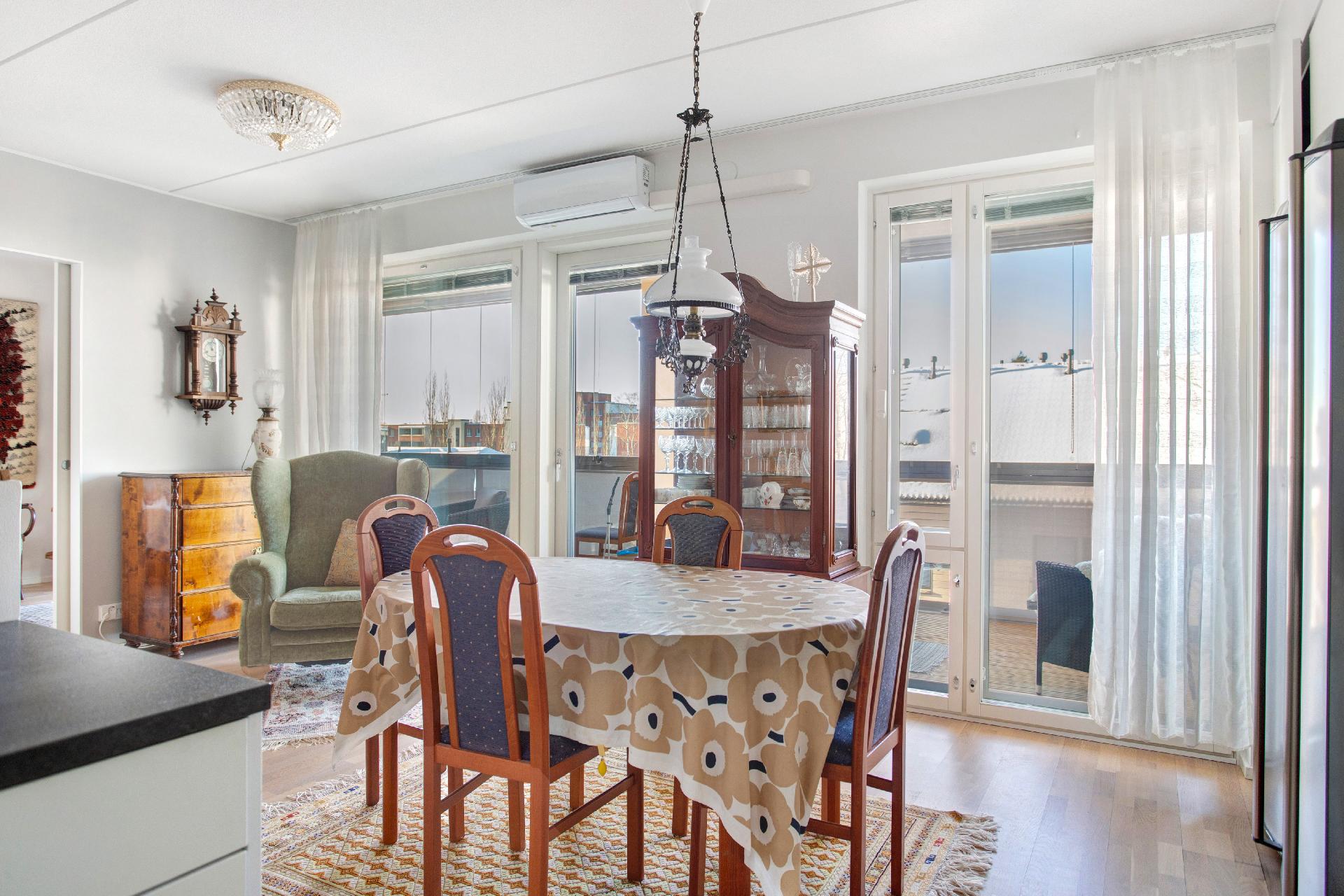 Kultarikontie 5, Tikkurila, Vantaa