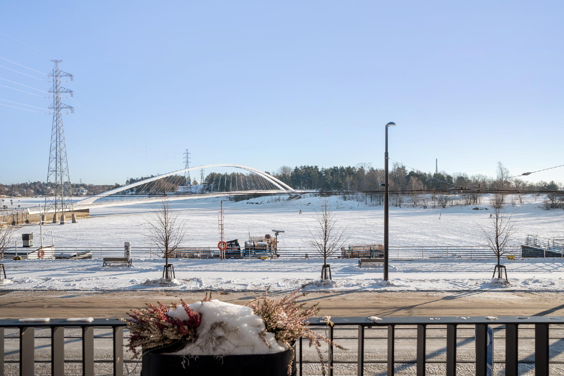 Aallonhalkoja 3, Sompasaari, Helsinki