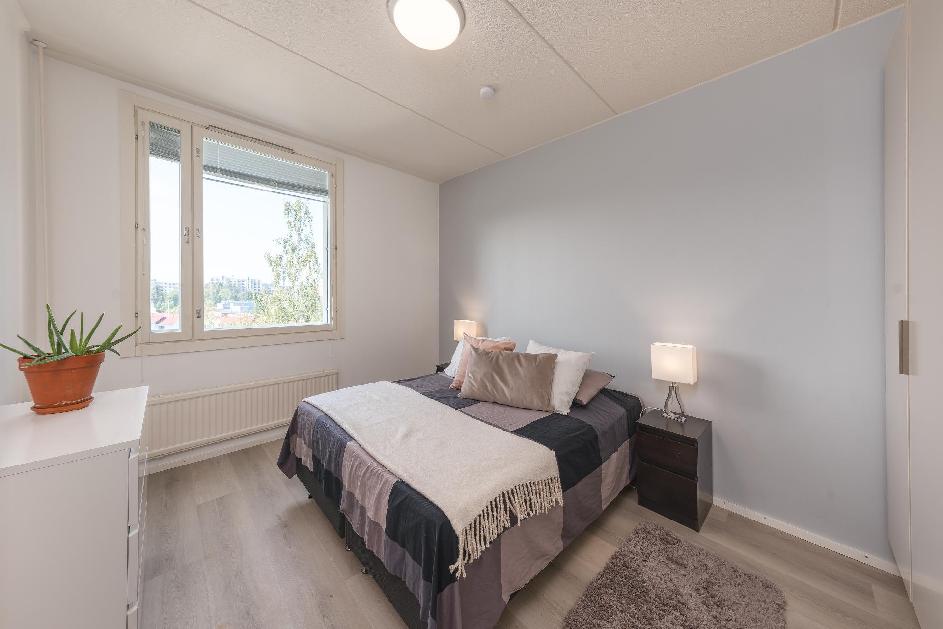 Makuuhuoneet ovat tilavia