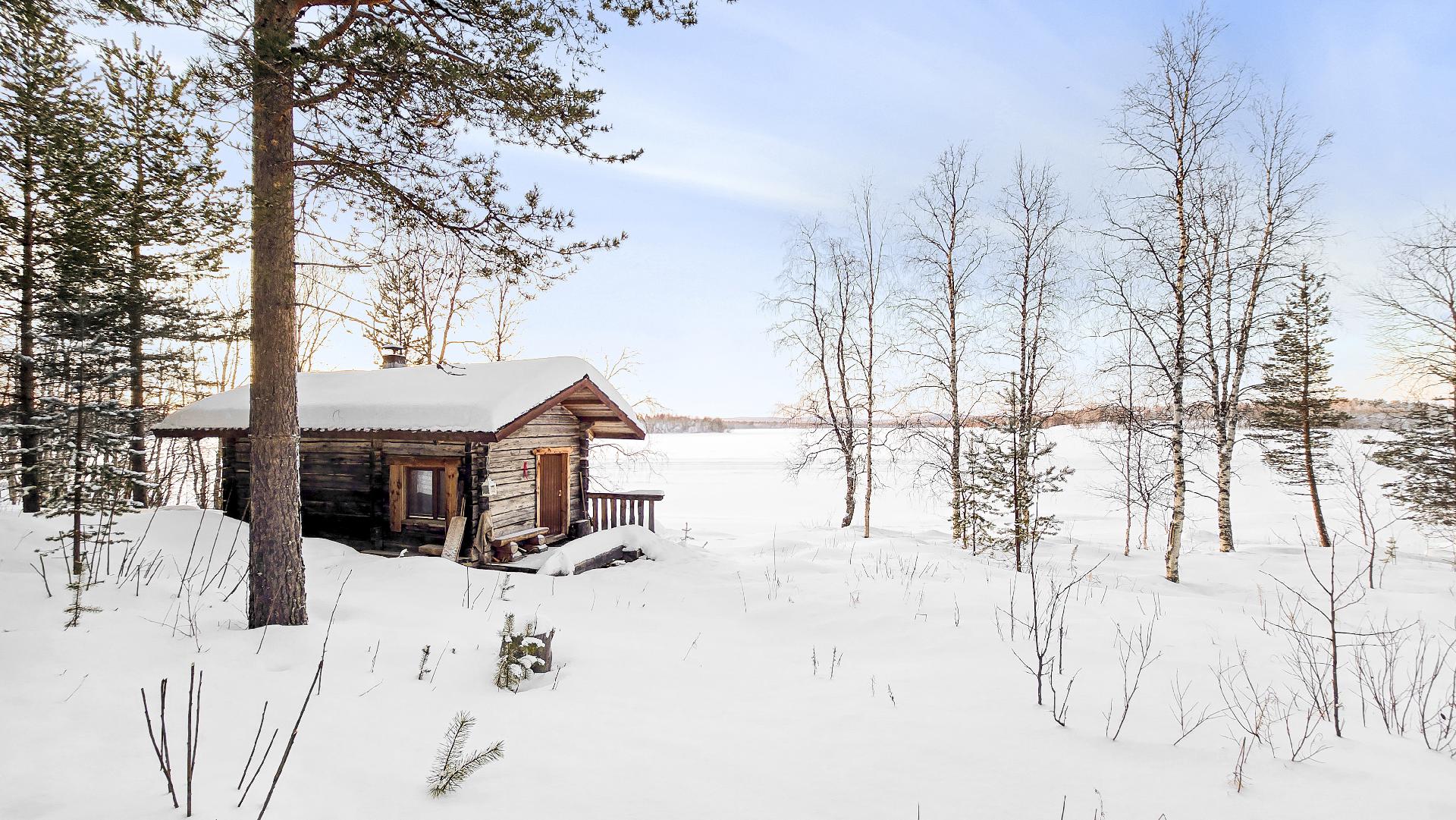 Rannan lähettyvillä ulkosauna