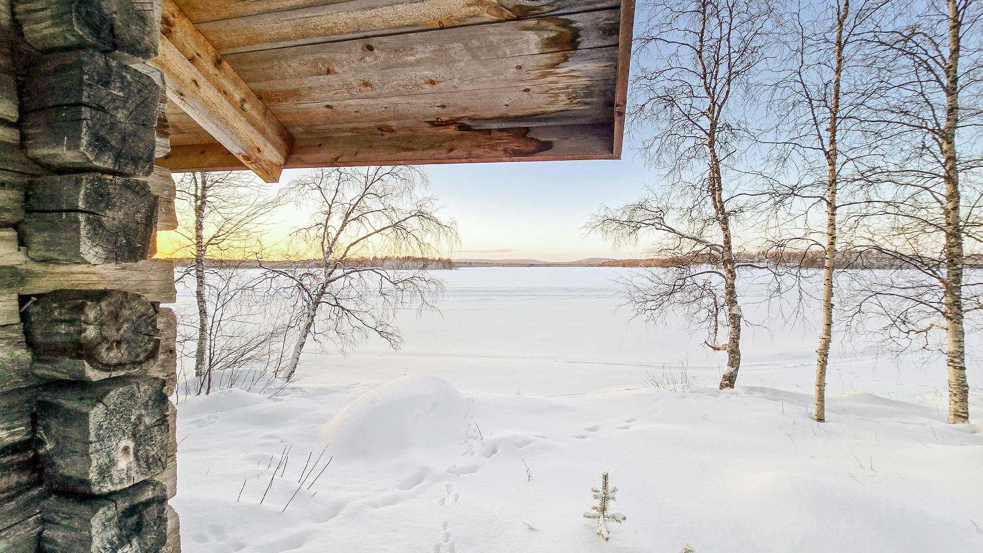 Maisemia ulkosaunalta Akujärvelle päin