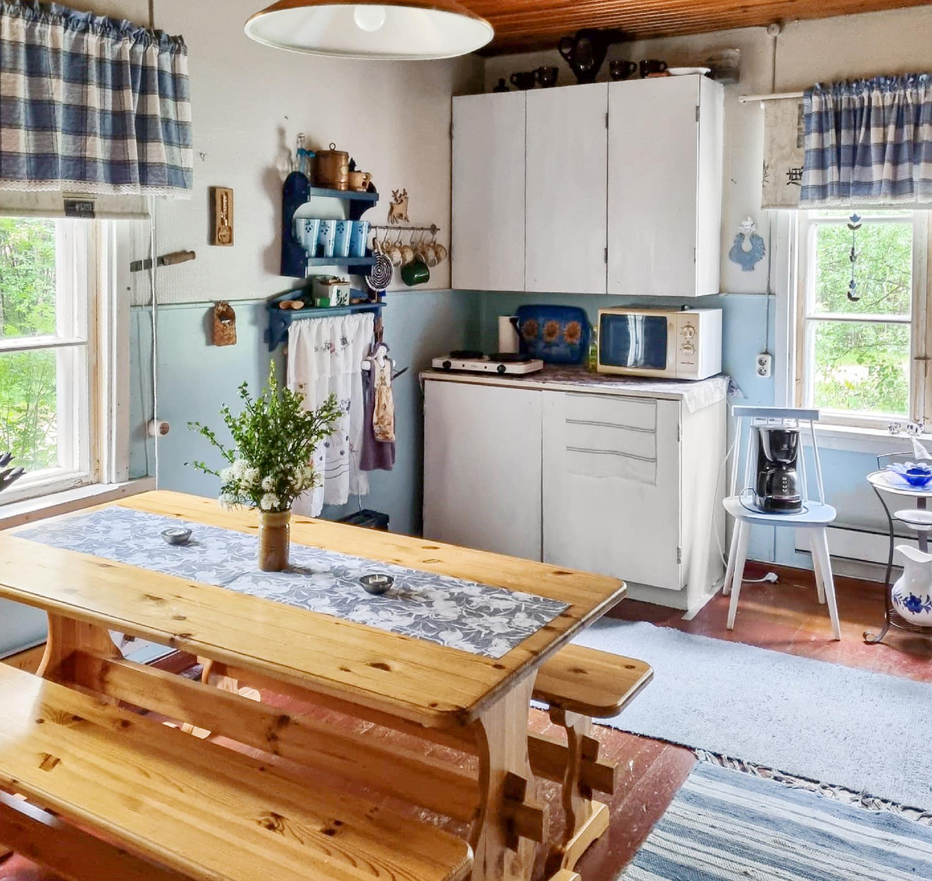 Kesäkuva keittiöstä