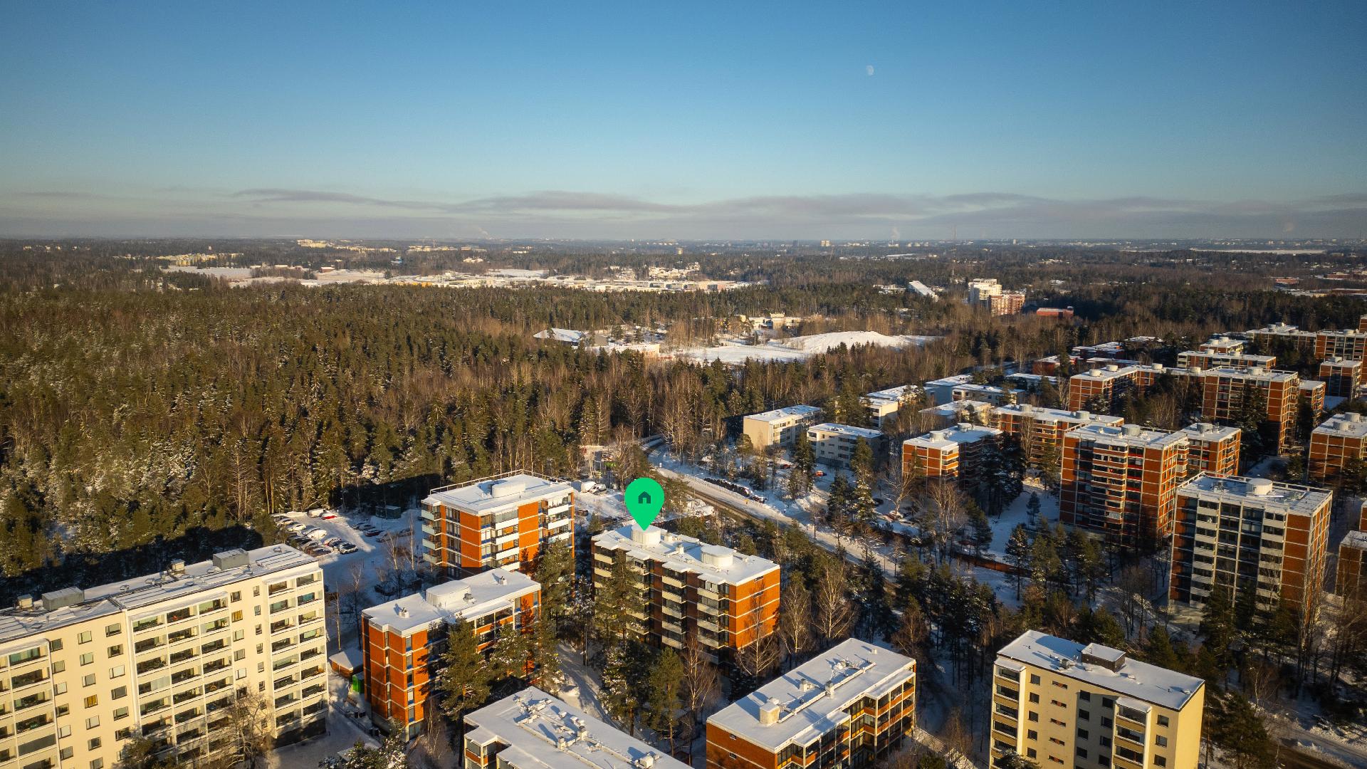 Huippusijainti Keskuspuiston kupeessa.