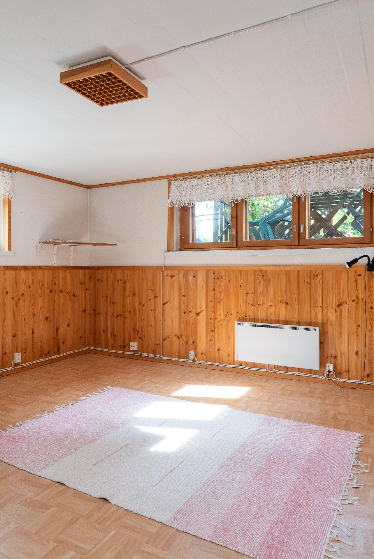 Askarteluhuone kellarikerroksesssa