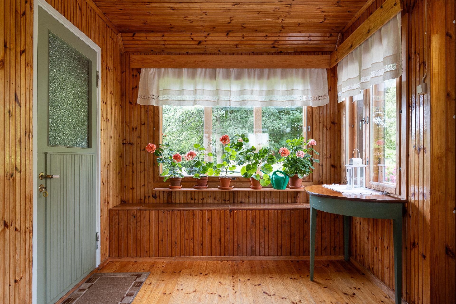 Kuisti, josta käynti yläkertaan