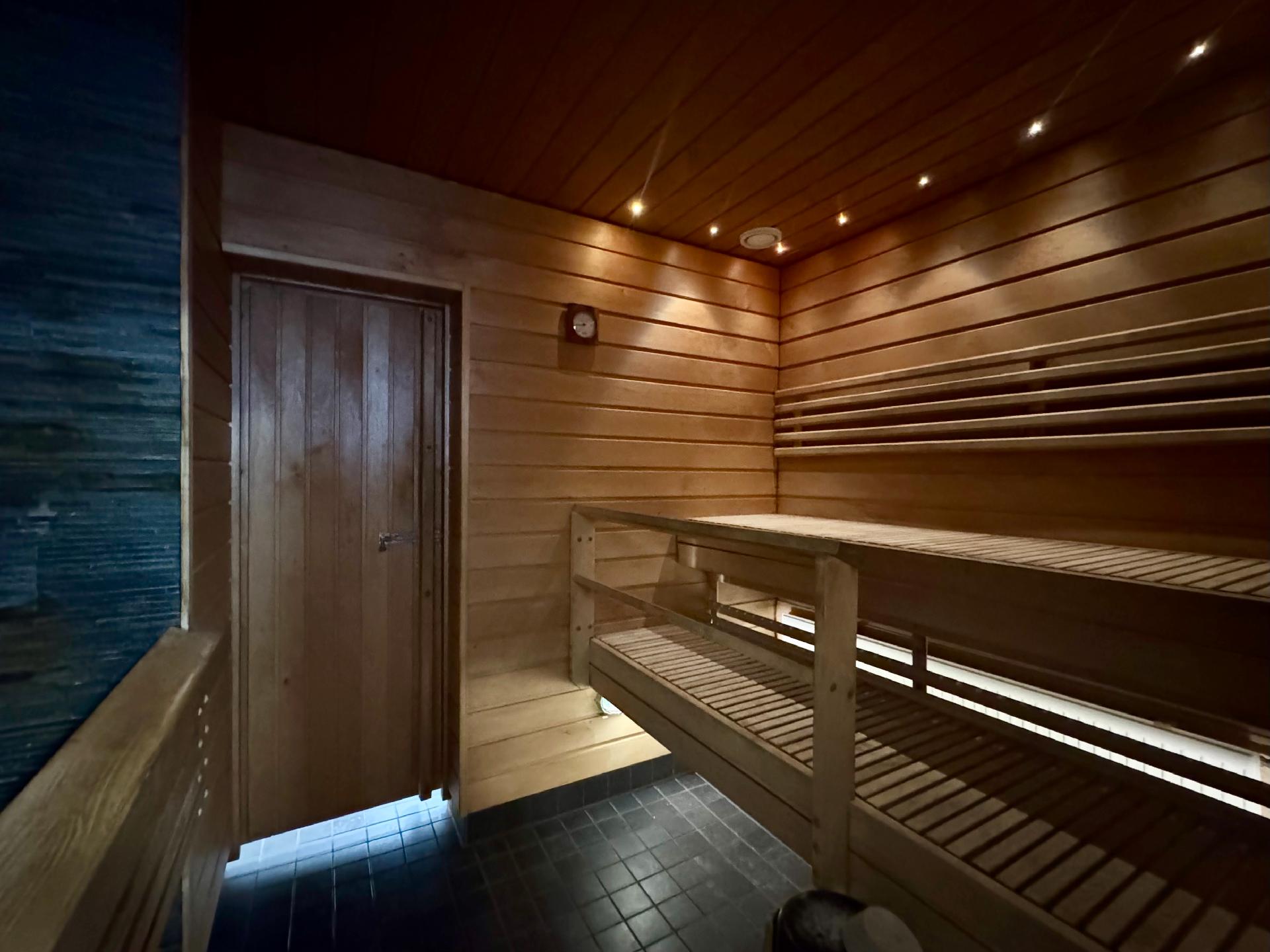 Perämiehenkatu 5, Punavuori, Helsinki