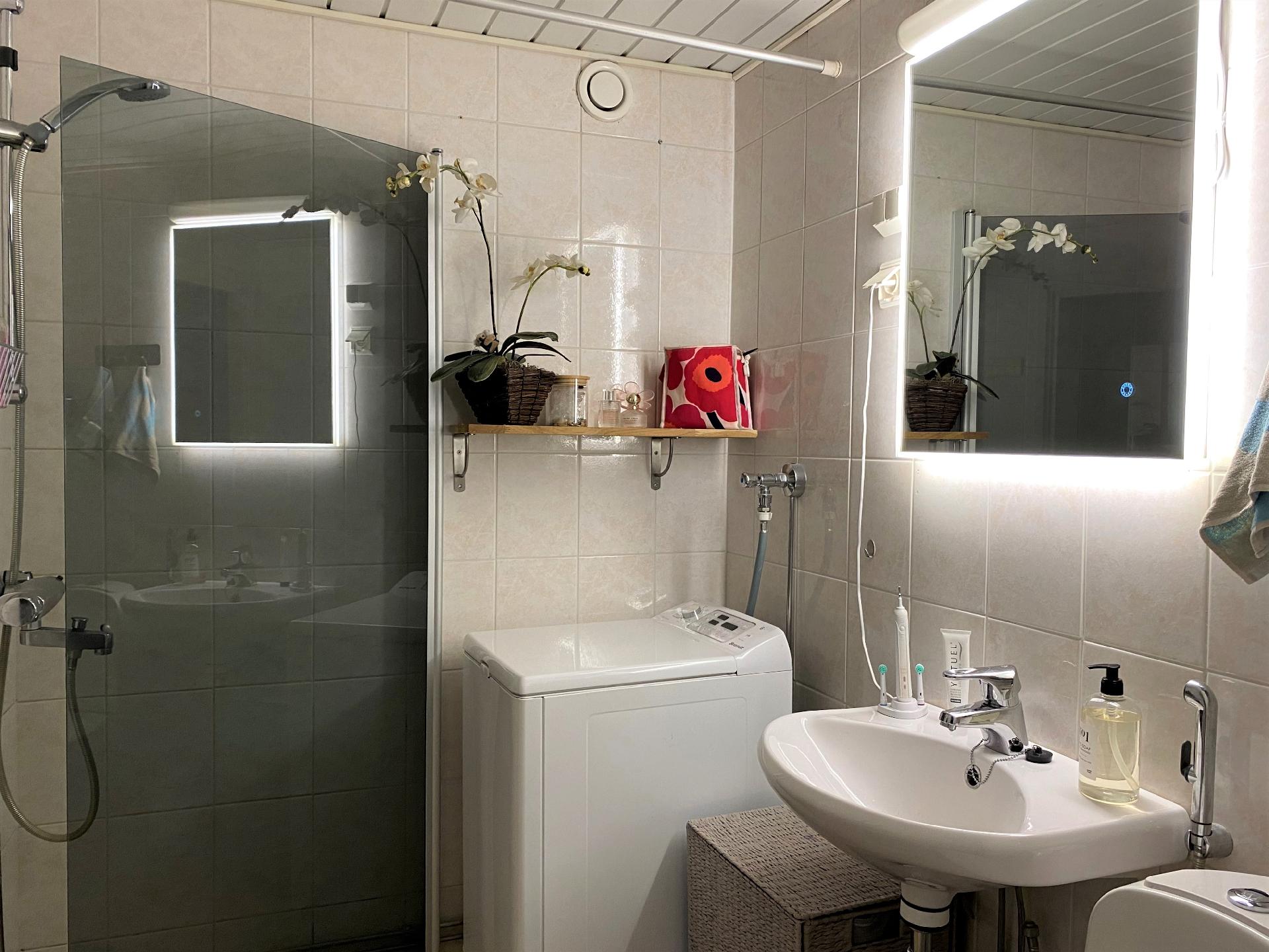 Keskuskatu 27, Kotkansaari, Kotka