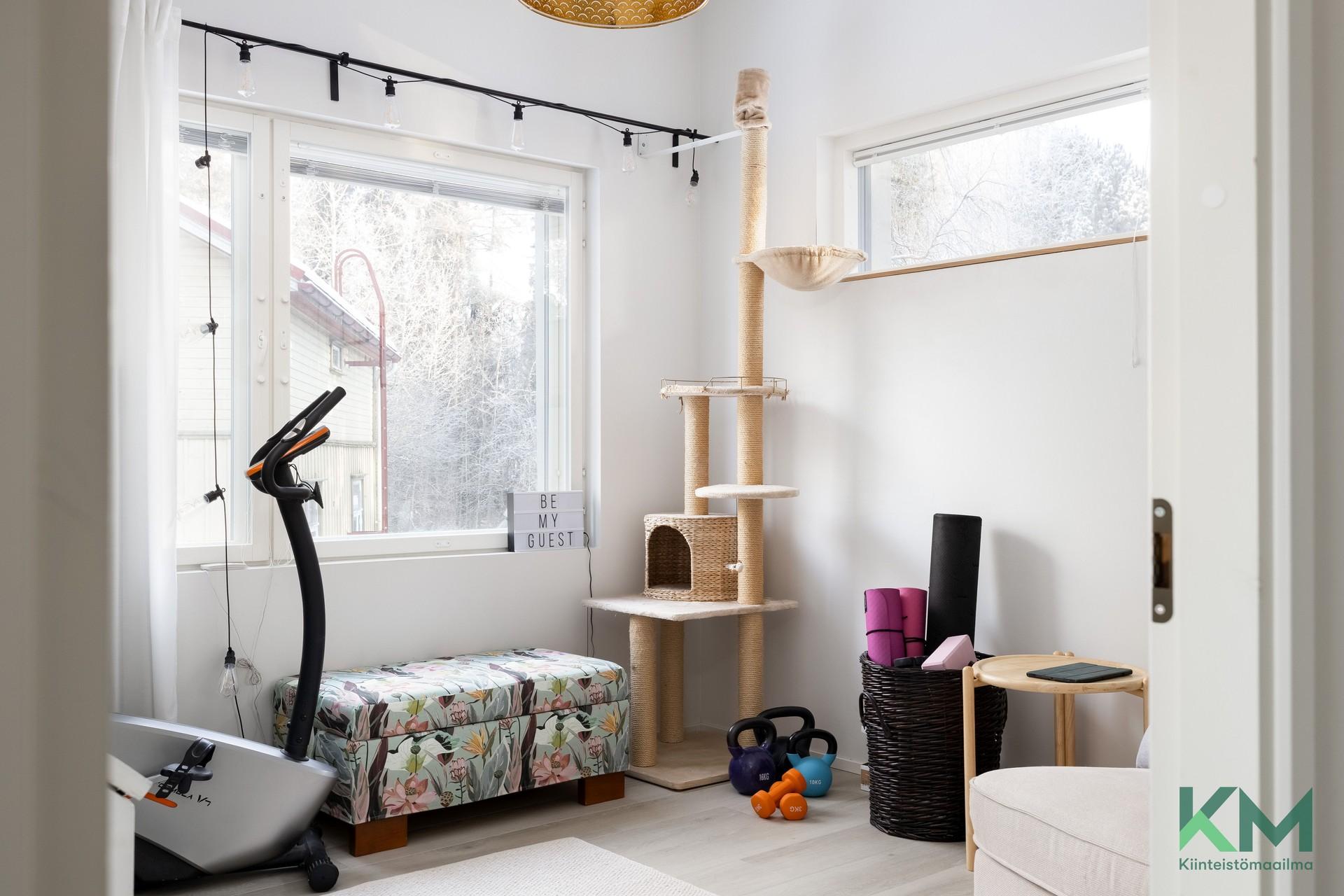 Huvilakatu 9, Pirkkala