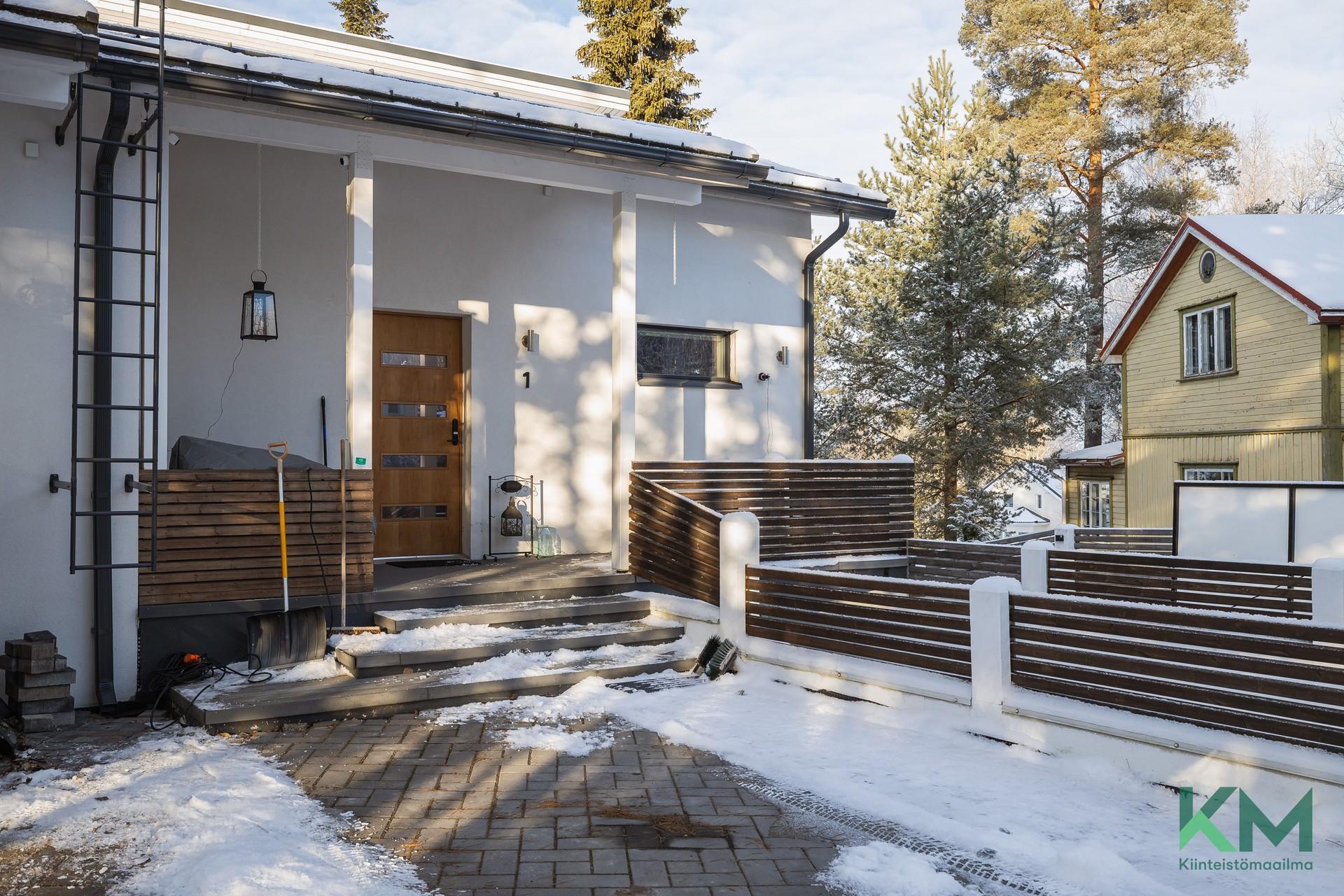 Huvilakatu 9, Pirkkala