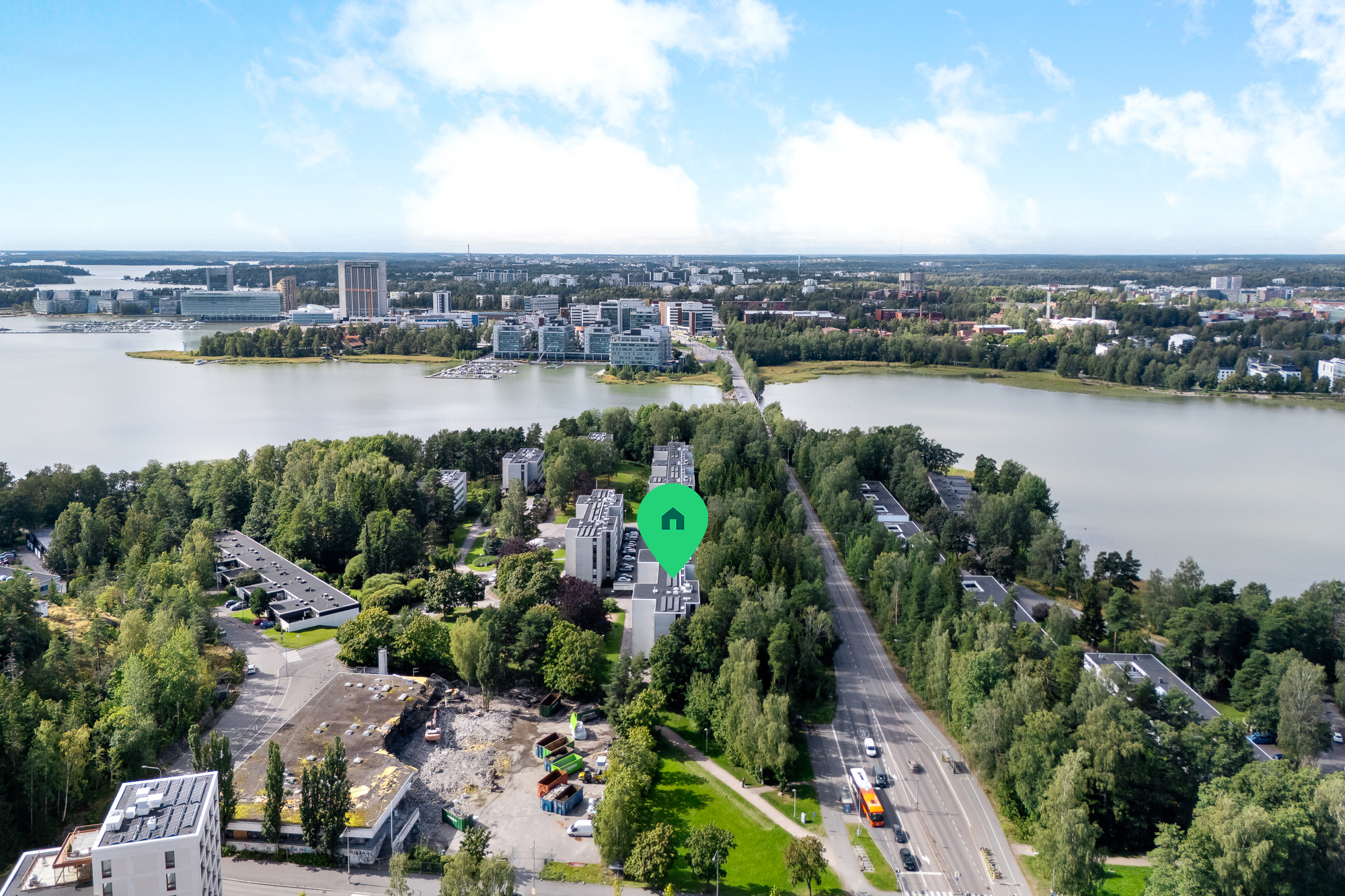 Kesäkuvat ,tämä talo merenrantarivistön toinen talo
