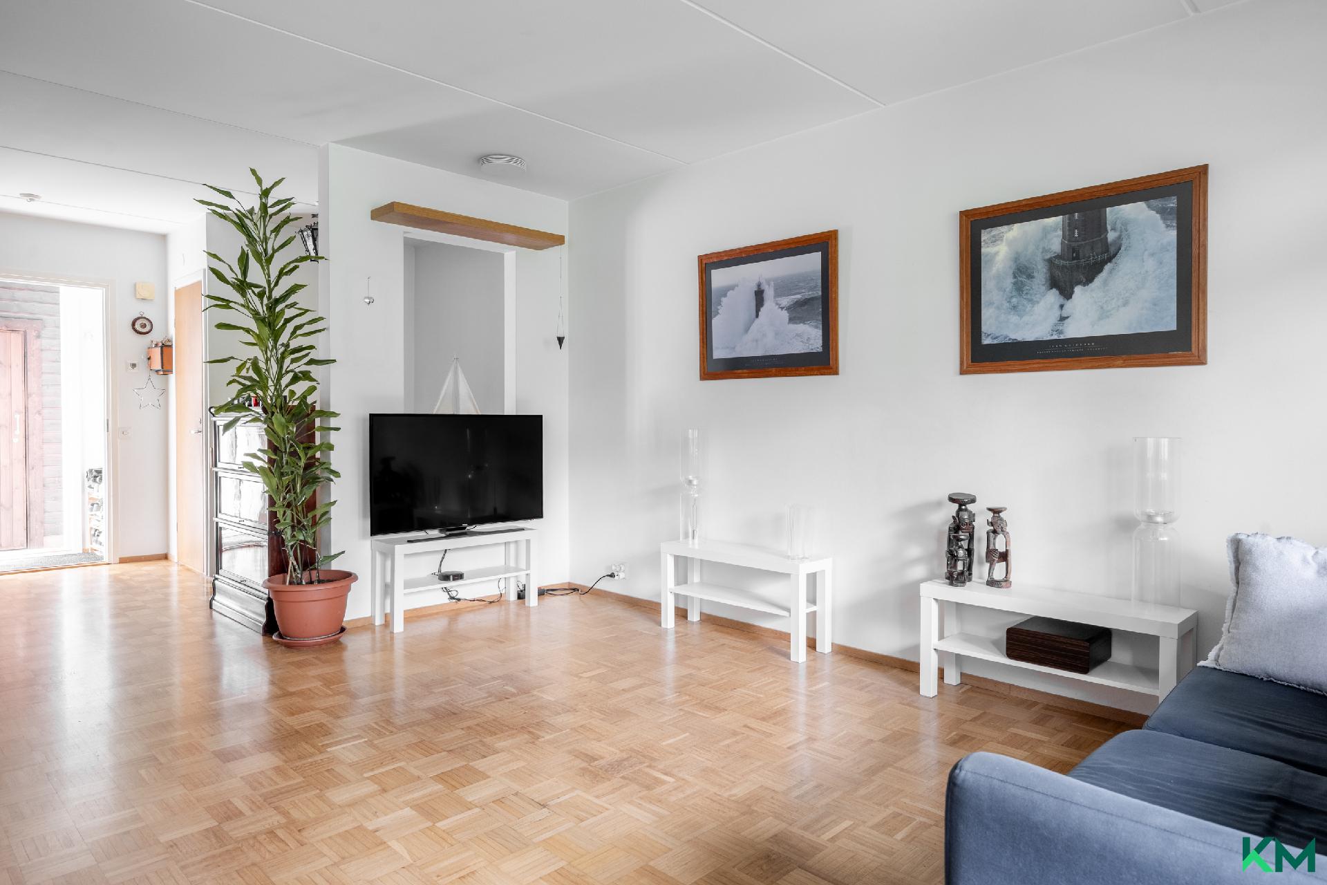 Silmukka 7, Kauniainen