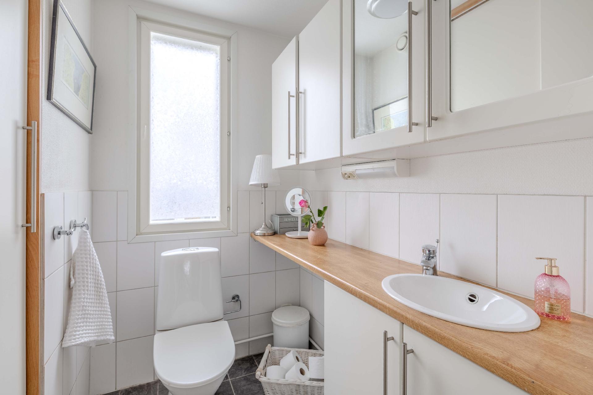 Mustanniemenrinne 3a, Puistola, Helsinki