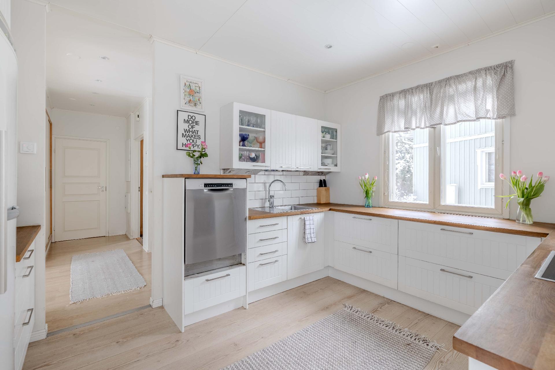 Mustanniemenrinne 3a, Puistola, Helsinki