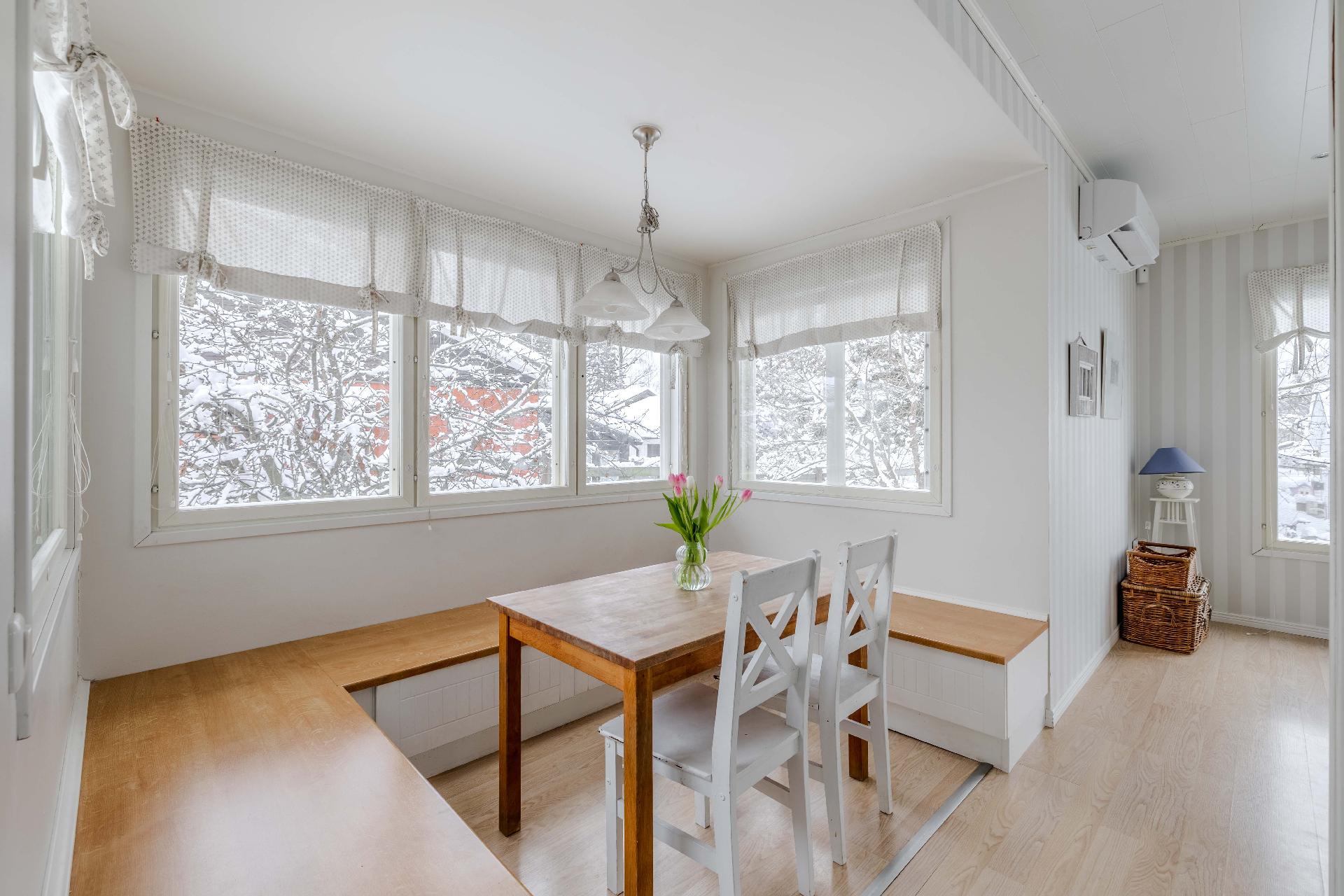 Mustanniemenrinne 3a, Puistola, Helsinki