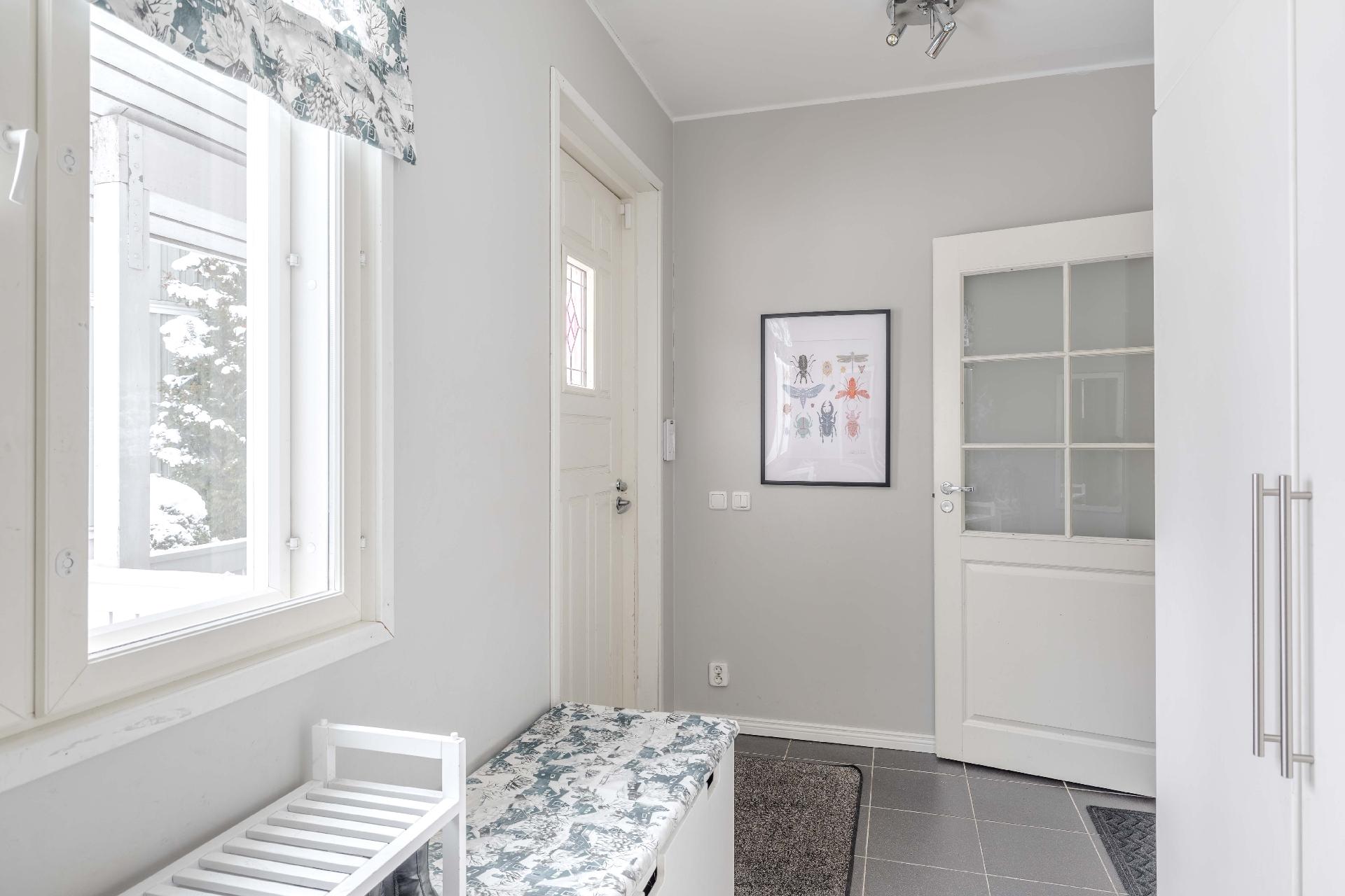 Mustanniemenrinne 3a, Puistola, Helsinki