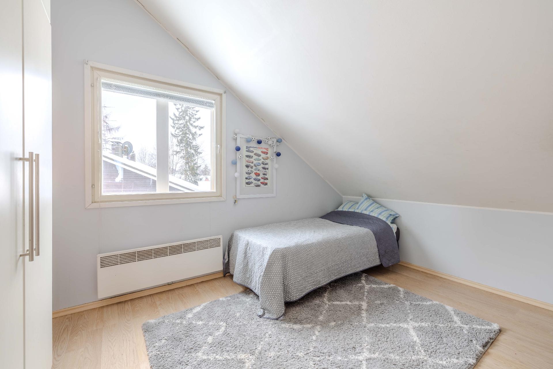 Mustanniemenrinne 3a, Puistola, Helsinki