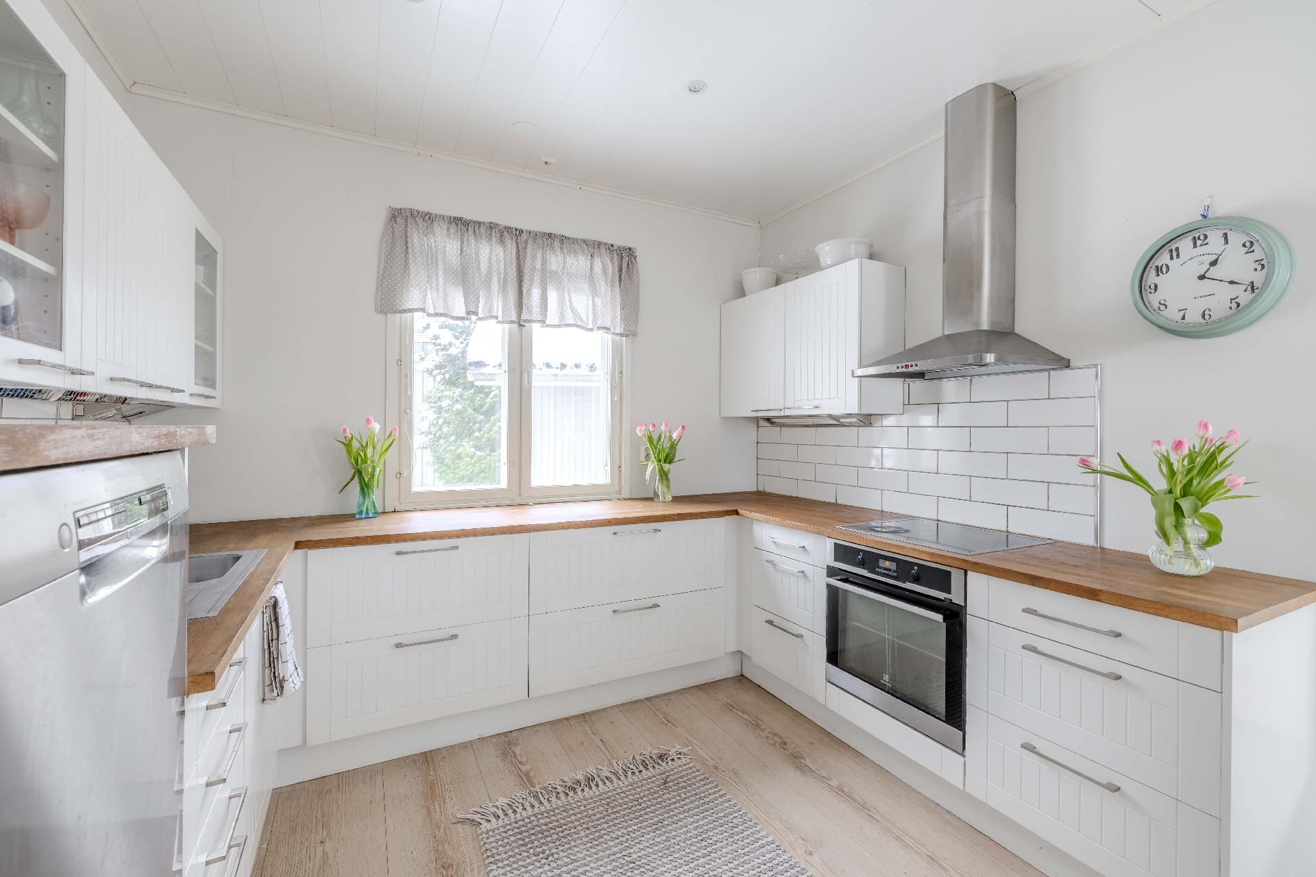 Mustanniemenrinne 3a, Puistola, Helsinki