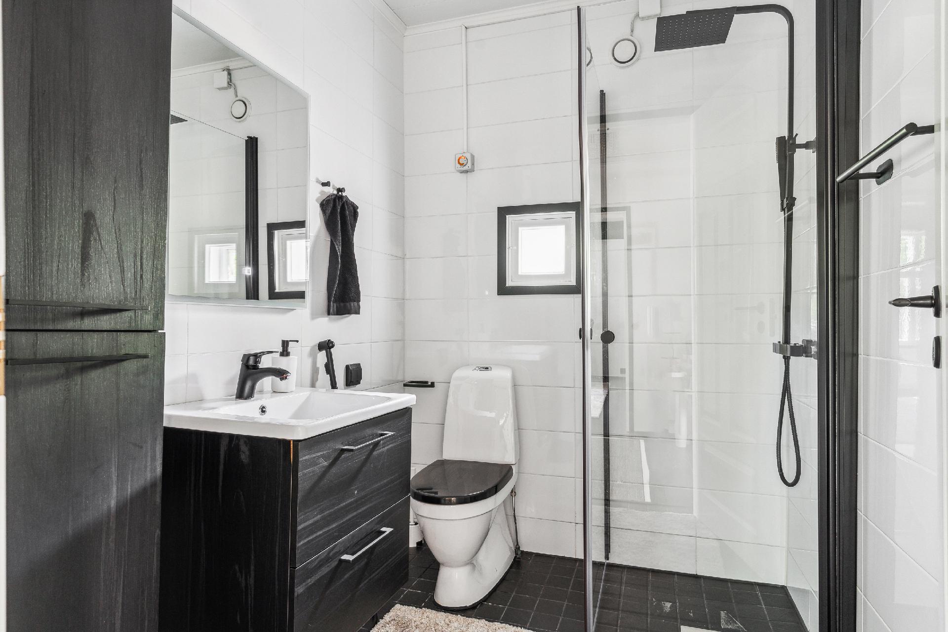 Alakerran wc on remontoitu