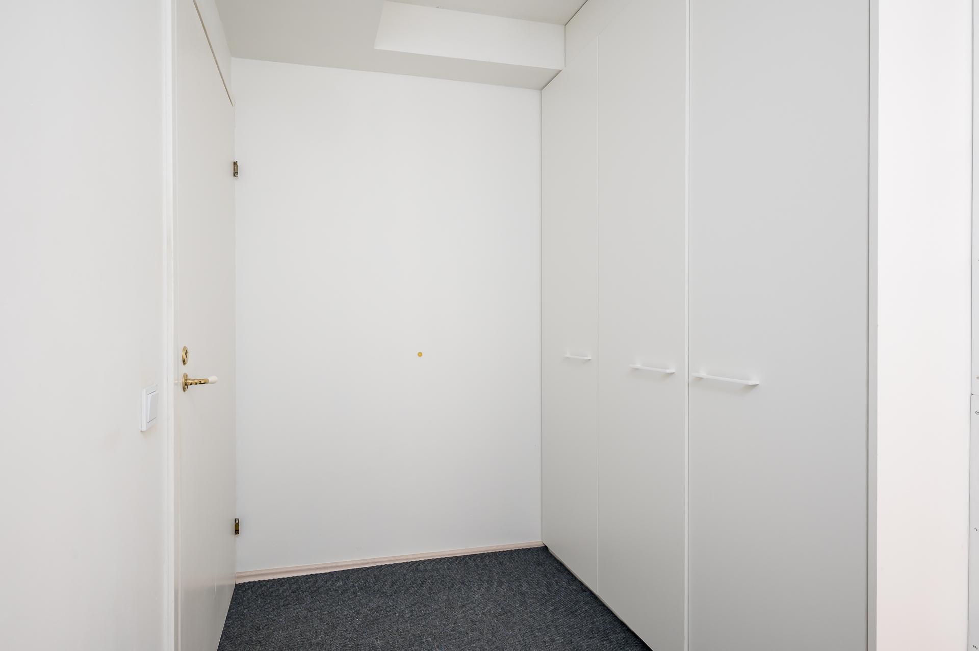 Eteisessä reilusti säilytystilaa