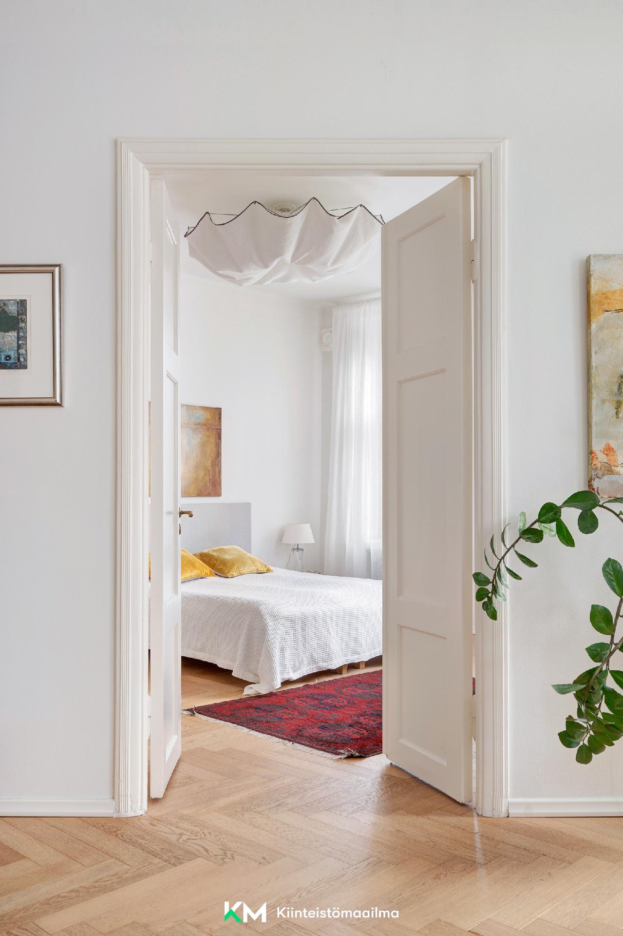 Juhani Ahon tie 5, Eira, Helsinki