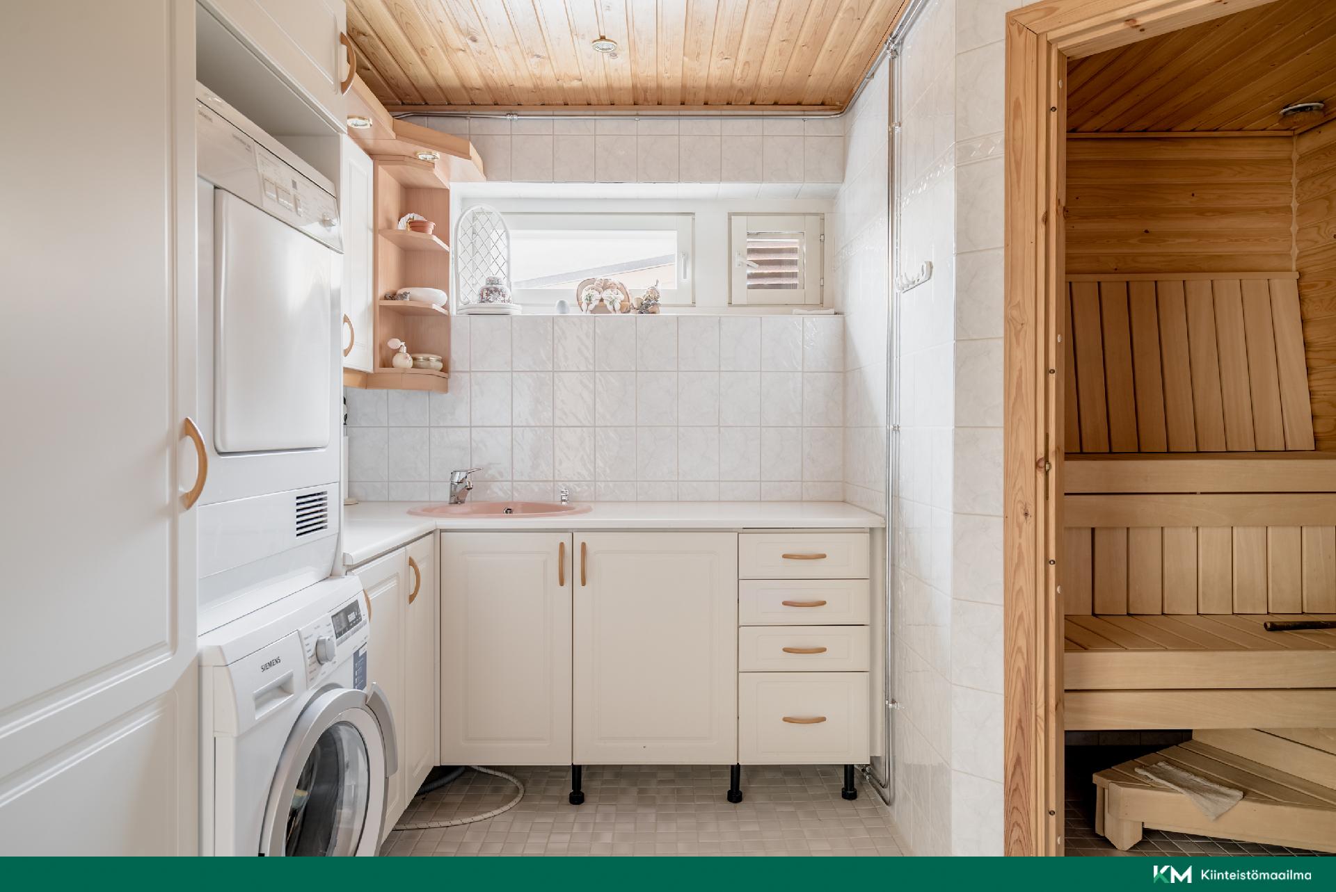 Alakerran kylpyhuone