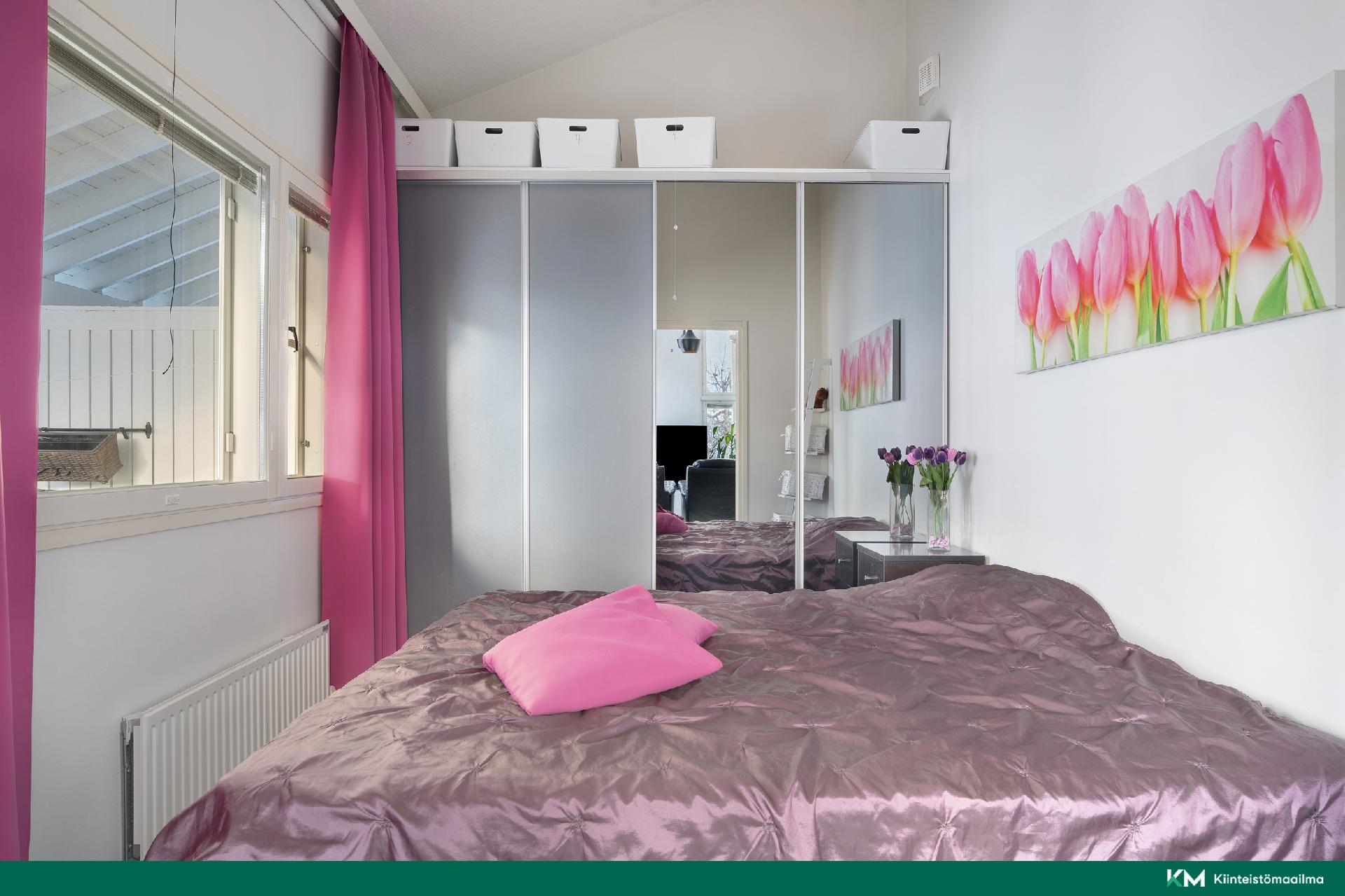 Alakerran makuuhuone