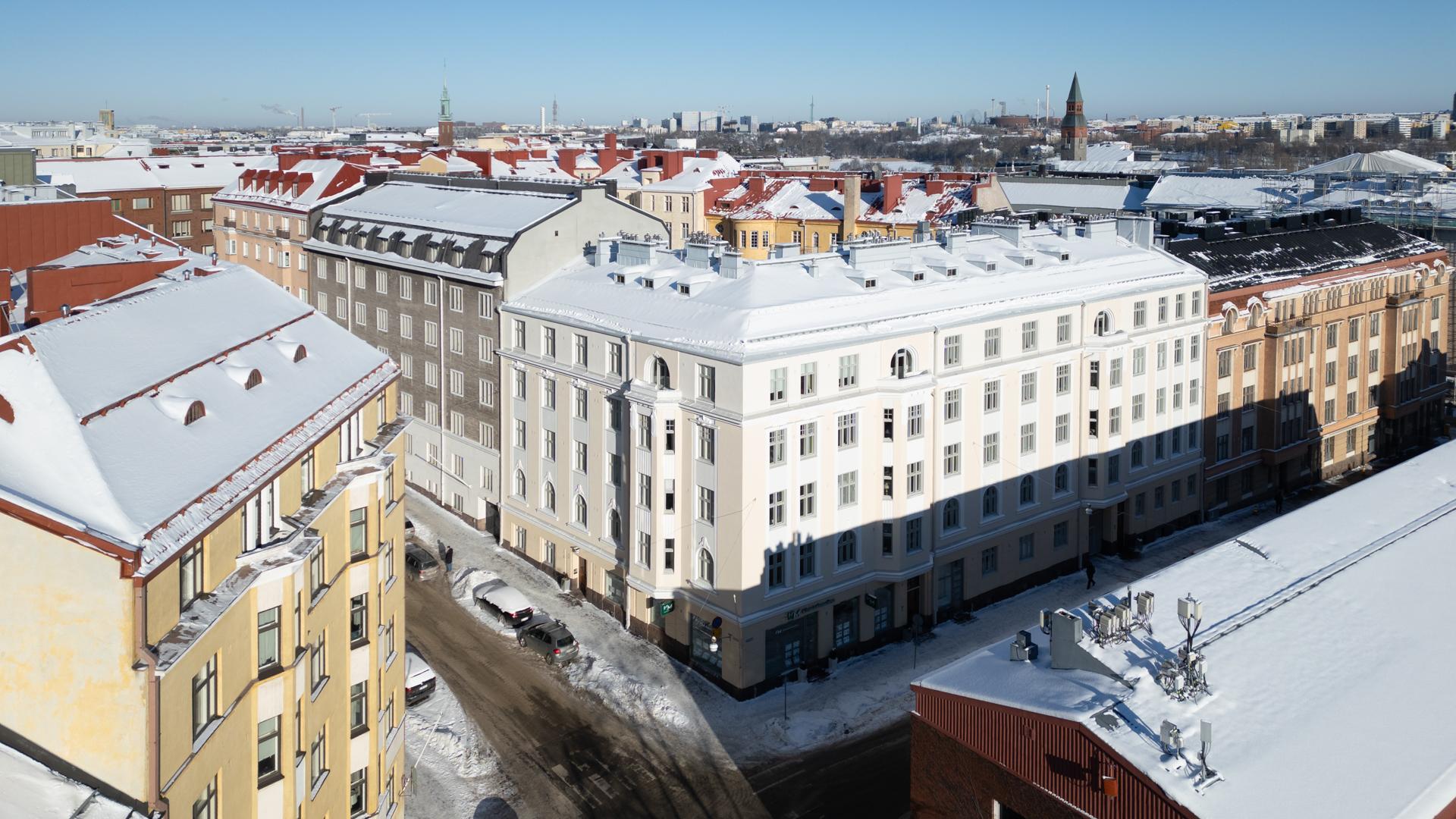 Julkisivua ilmasta käsin  