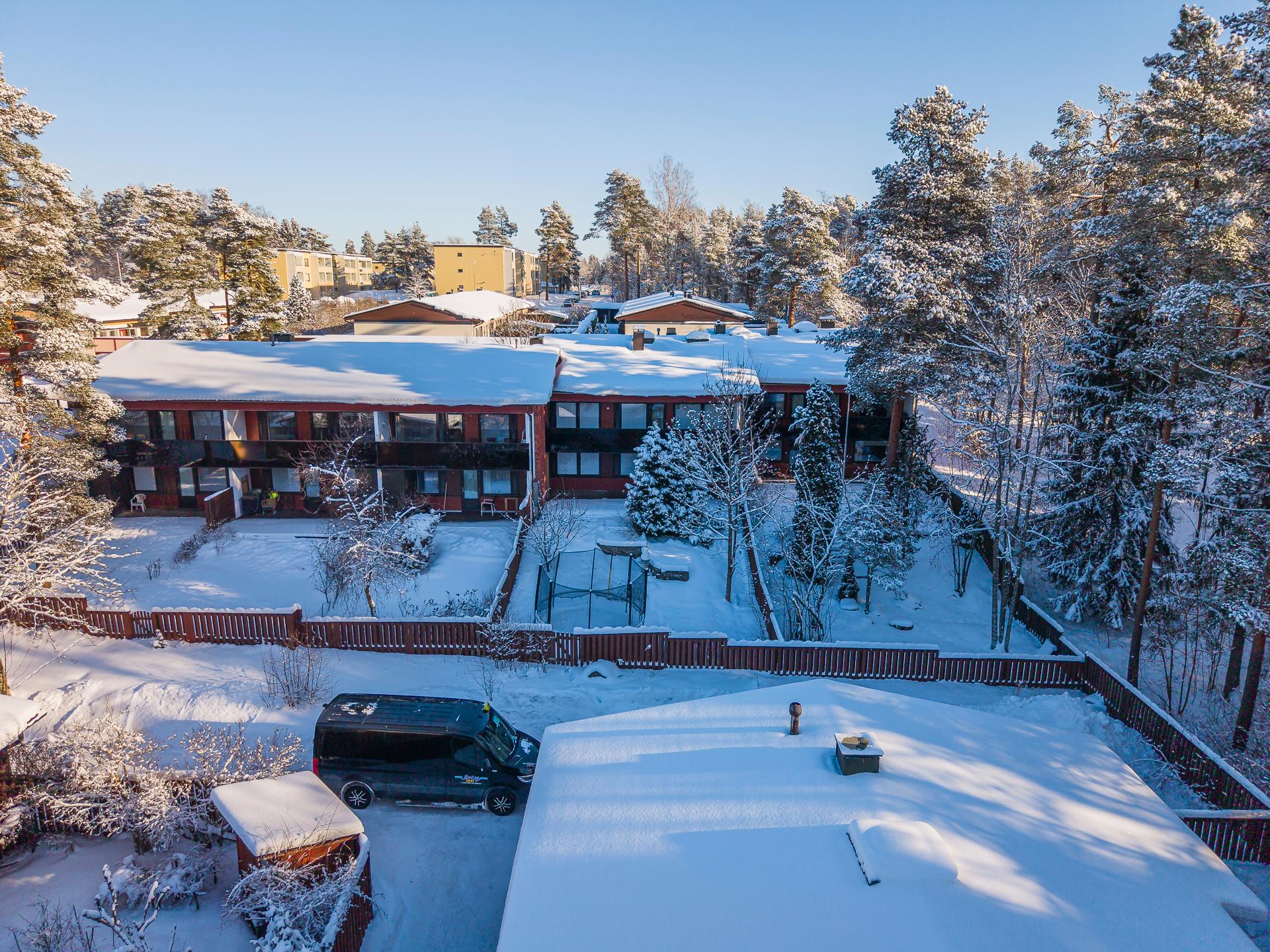 Takapiha trampoliini