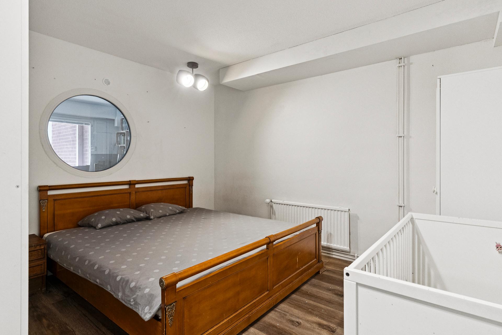 Alakerran makuuhuone