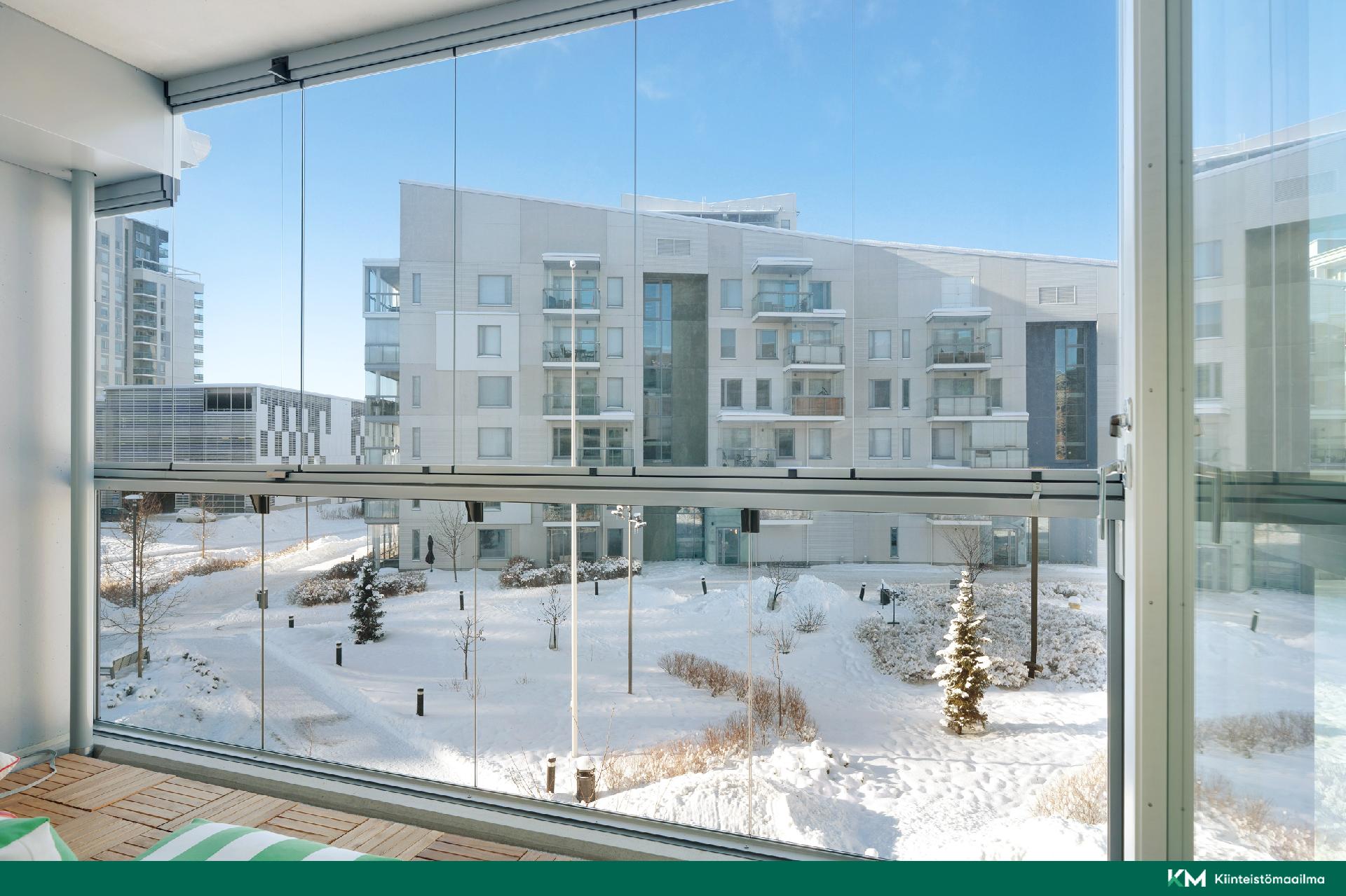 Näkymä lasitetulta parvekkeelta