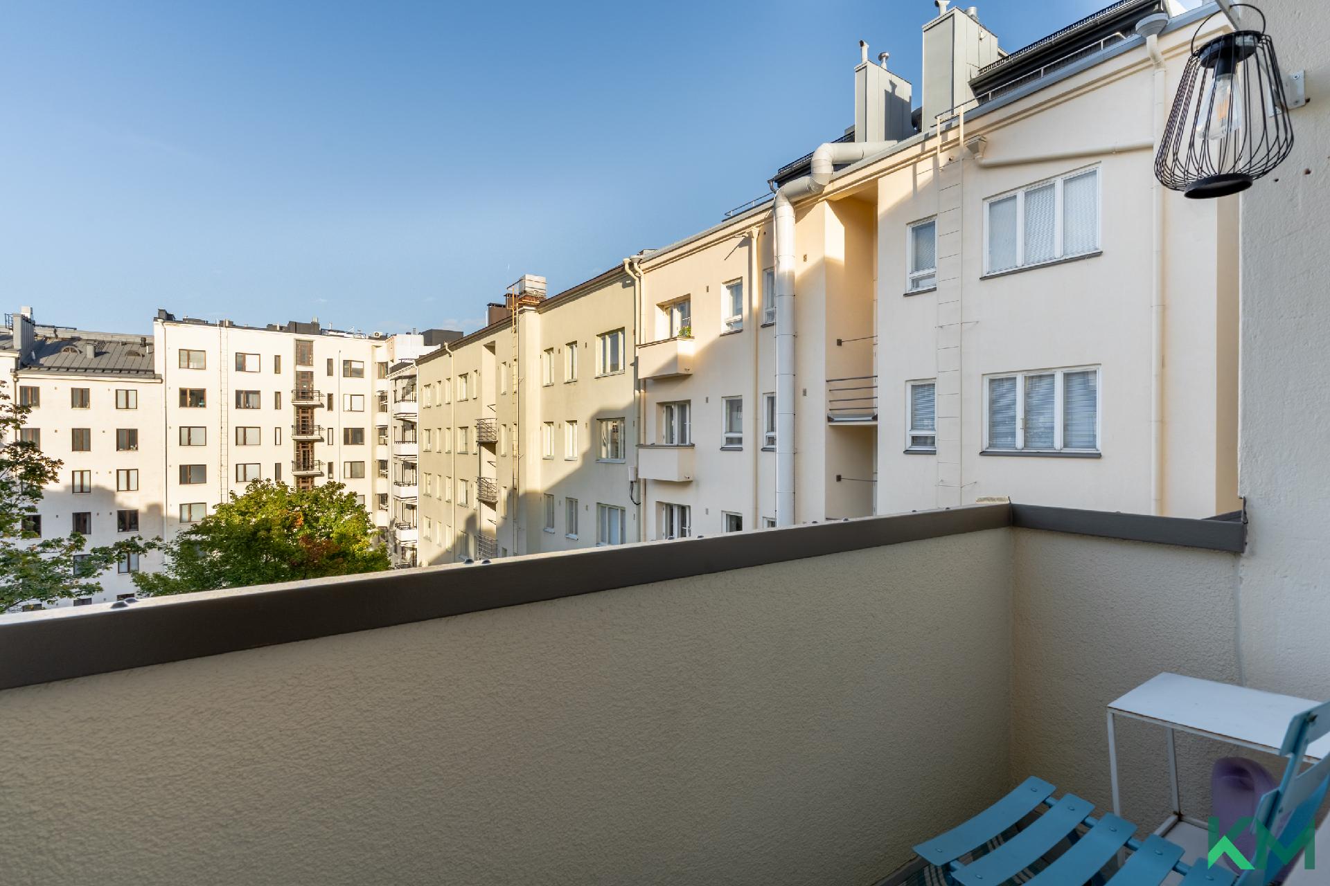 näkymä parvekkeelta sisäpihan suuntaan