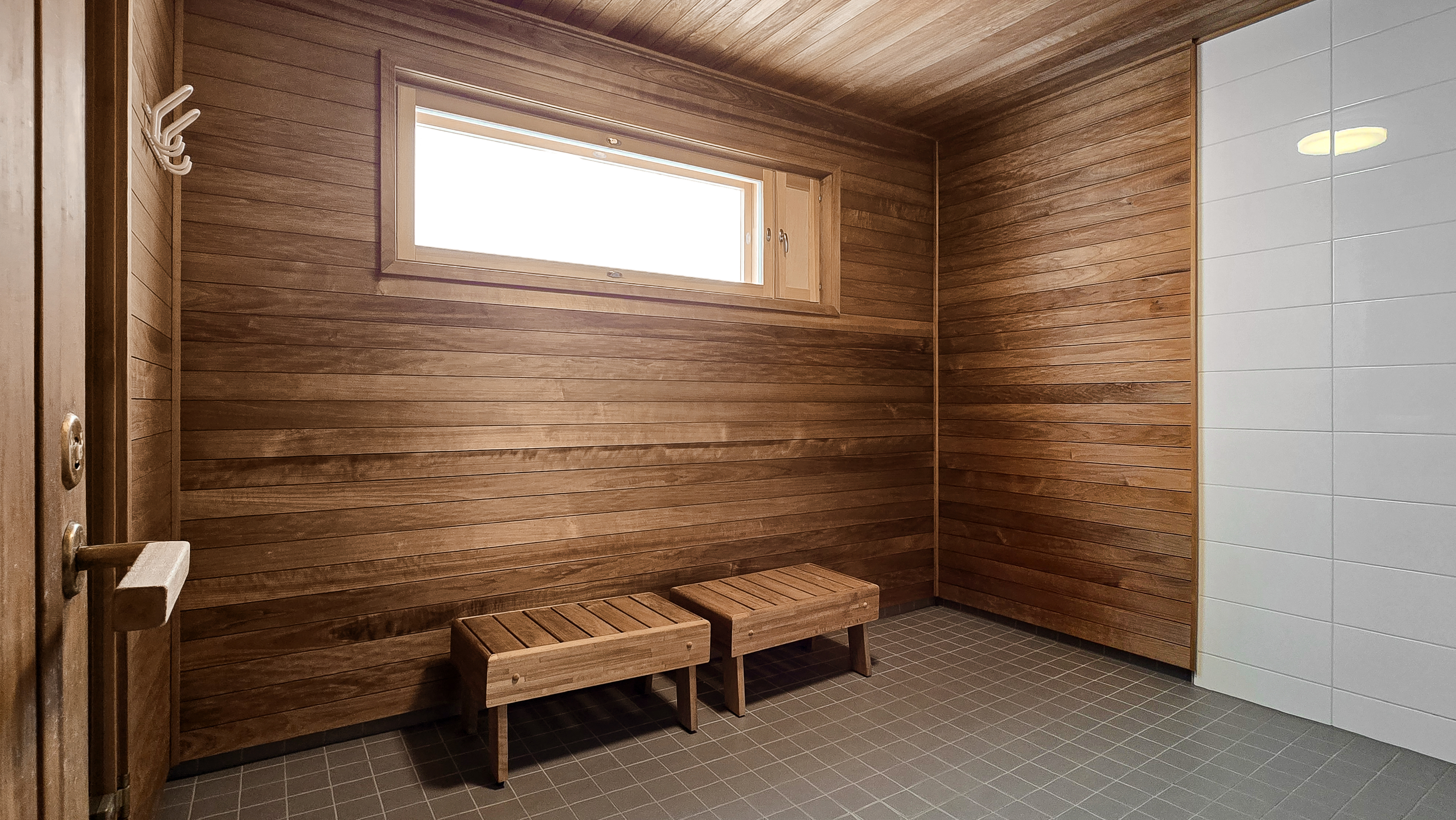 Saunarakennuksen kylpyhuone