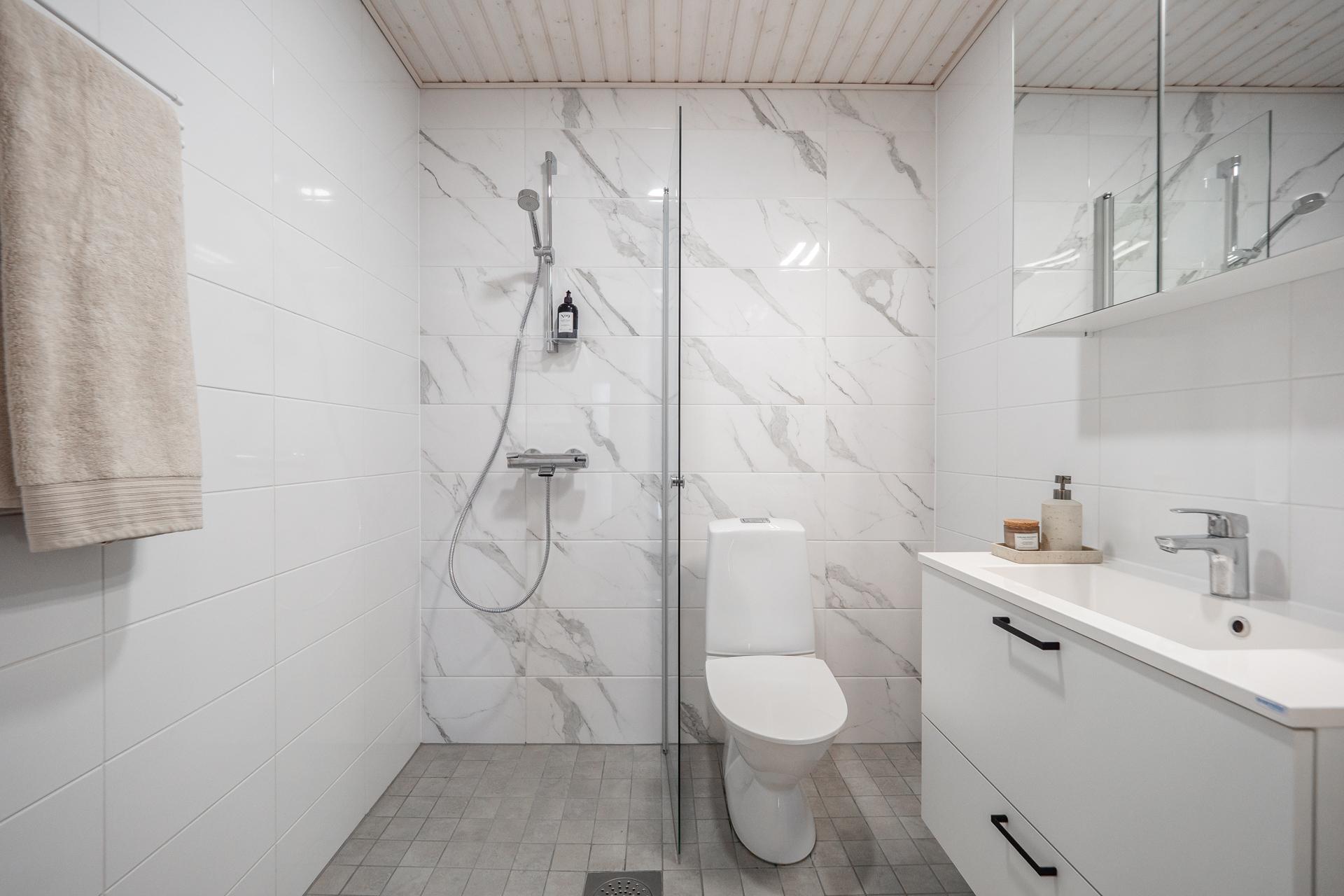 Hölkkäkuja 2, Kivikkokangas, Oulu