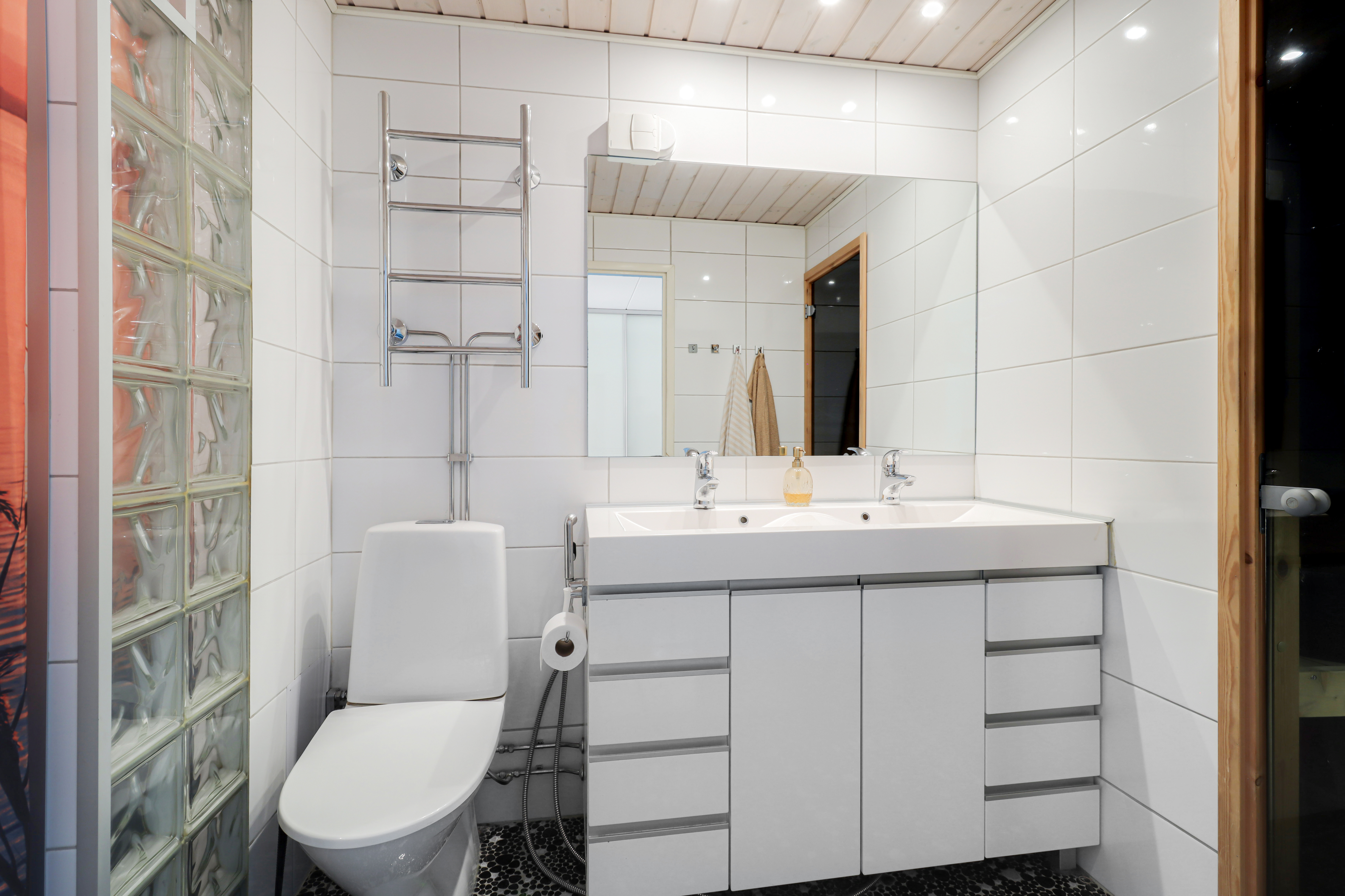 Porslahdentie 2, Vuosaari, Helsinki