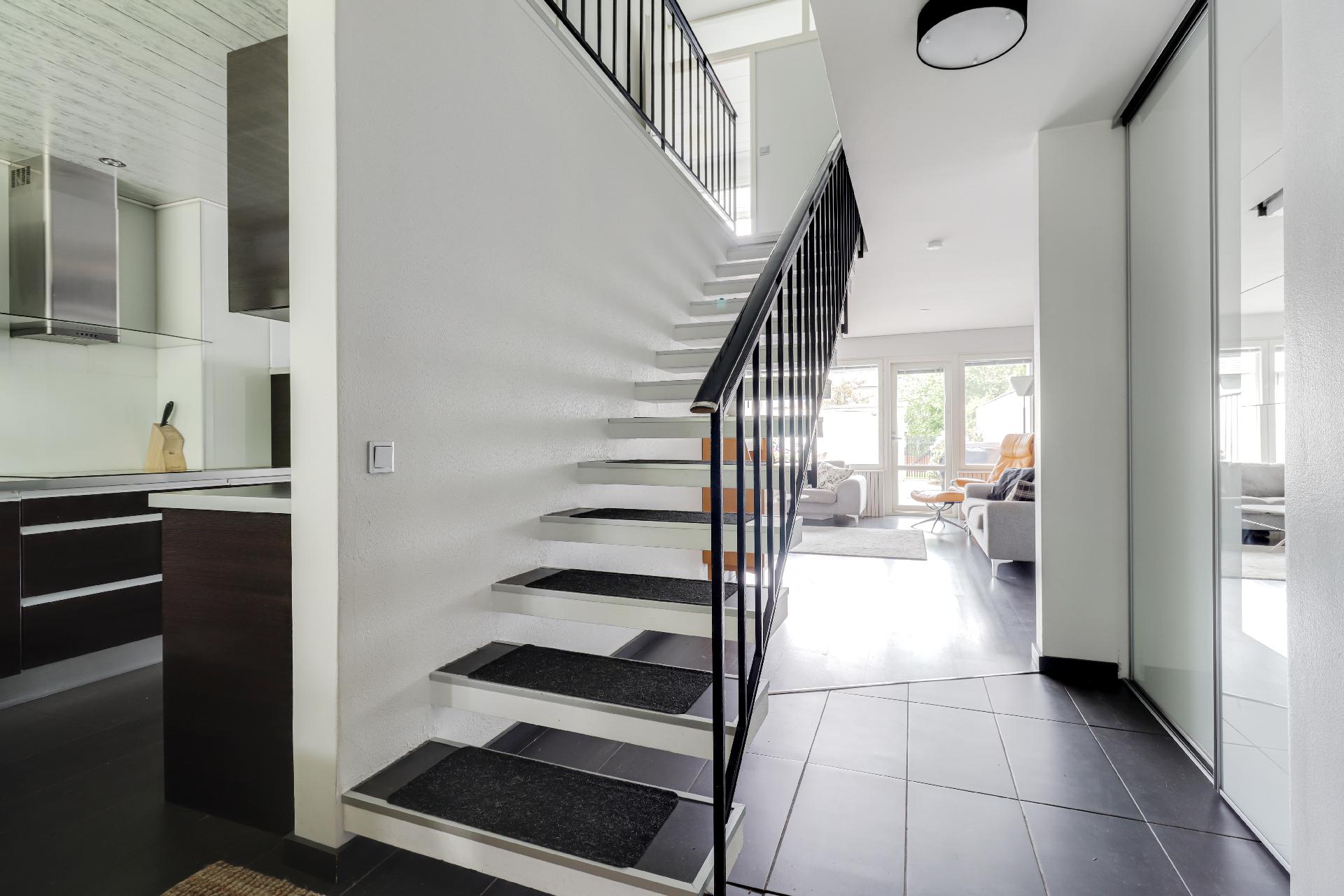 Porslahdentie 2, Vuosaari, Helsinki