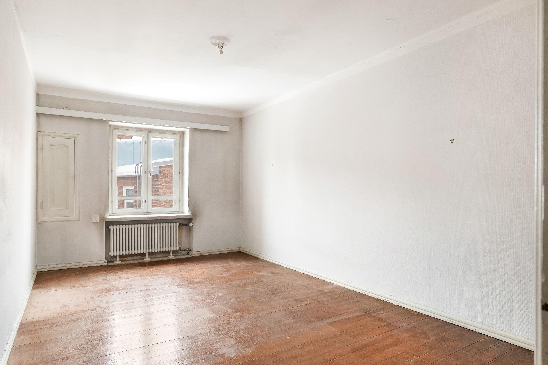 Sisäpihan puoleinen huone, joka sopii hyvin makuuhuoneeksi