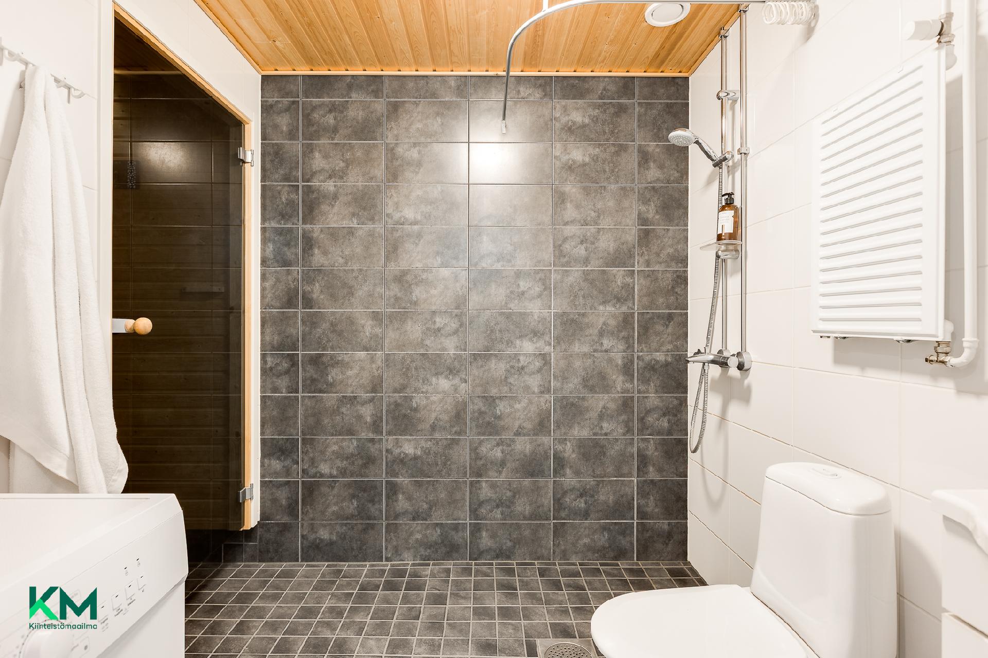 Kauppalinnankatu 1, Linnanmaa, Oulu