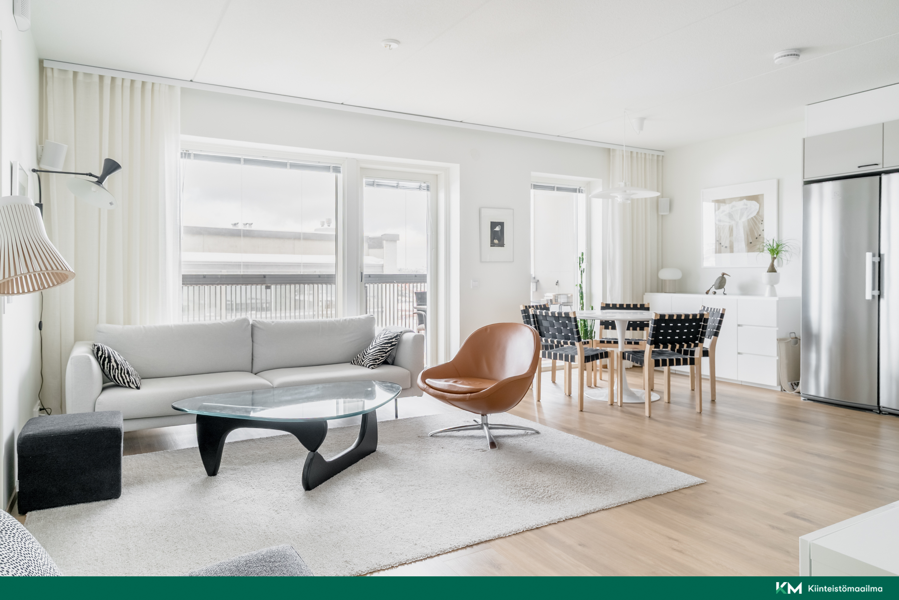 Olohuone ja ruokailutila