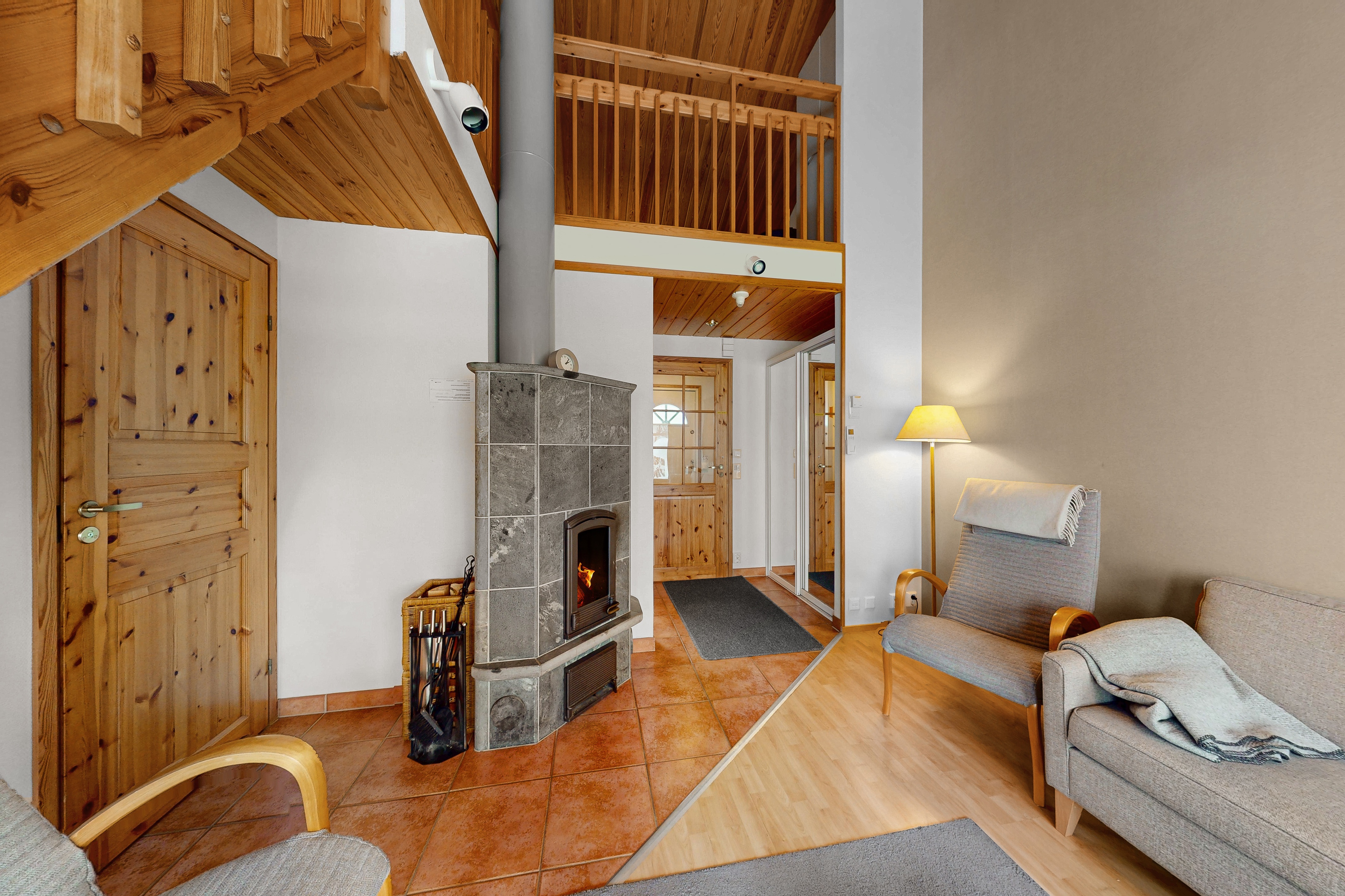 Rivitalohuoneisto B alakerrassa kph/wc/sauna ja makuuhuone