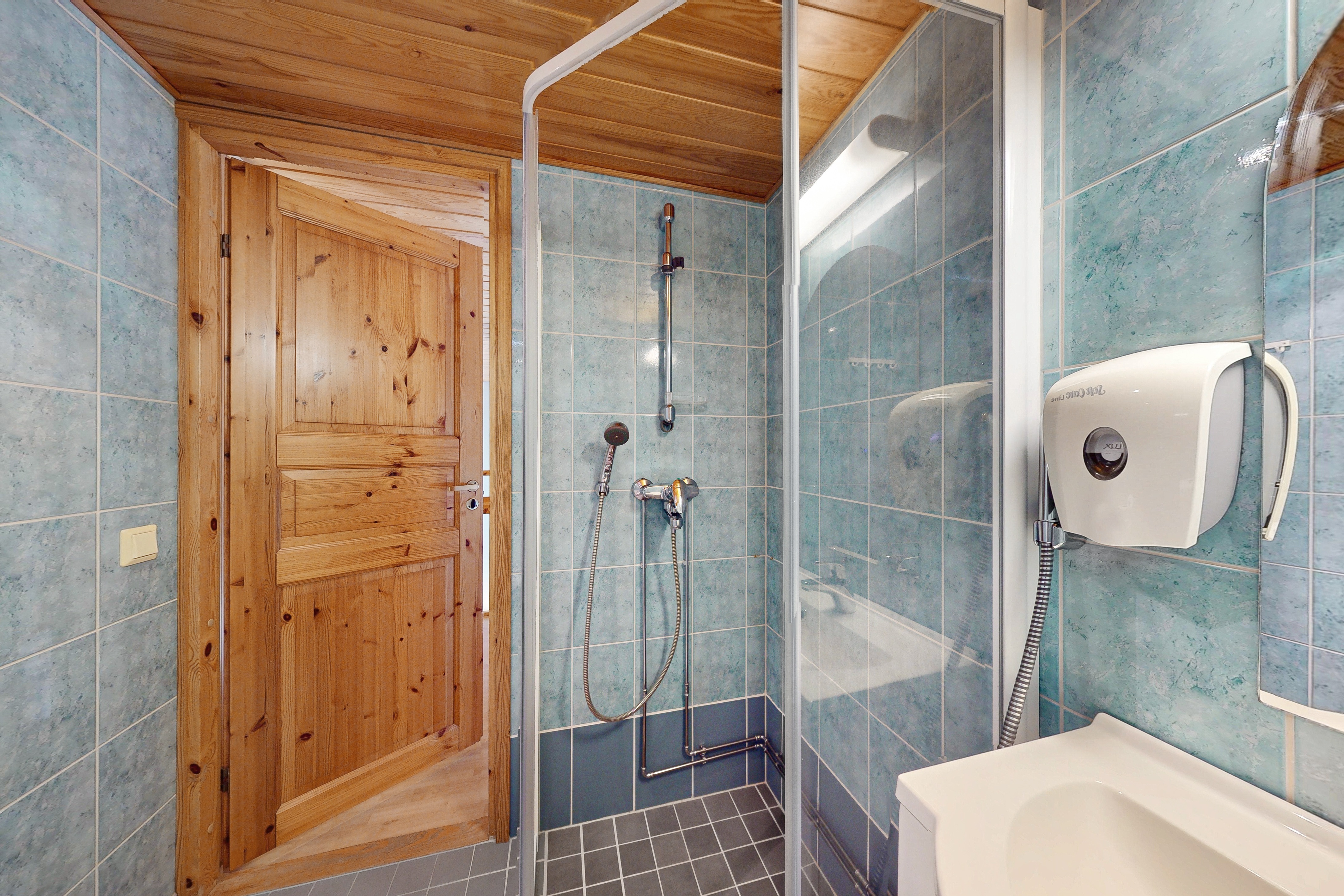 Rivitalohuoneisto B parvella oma wc/kph