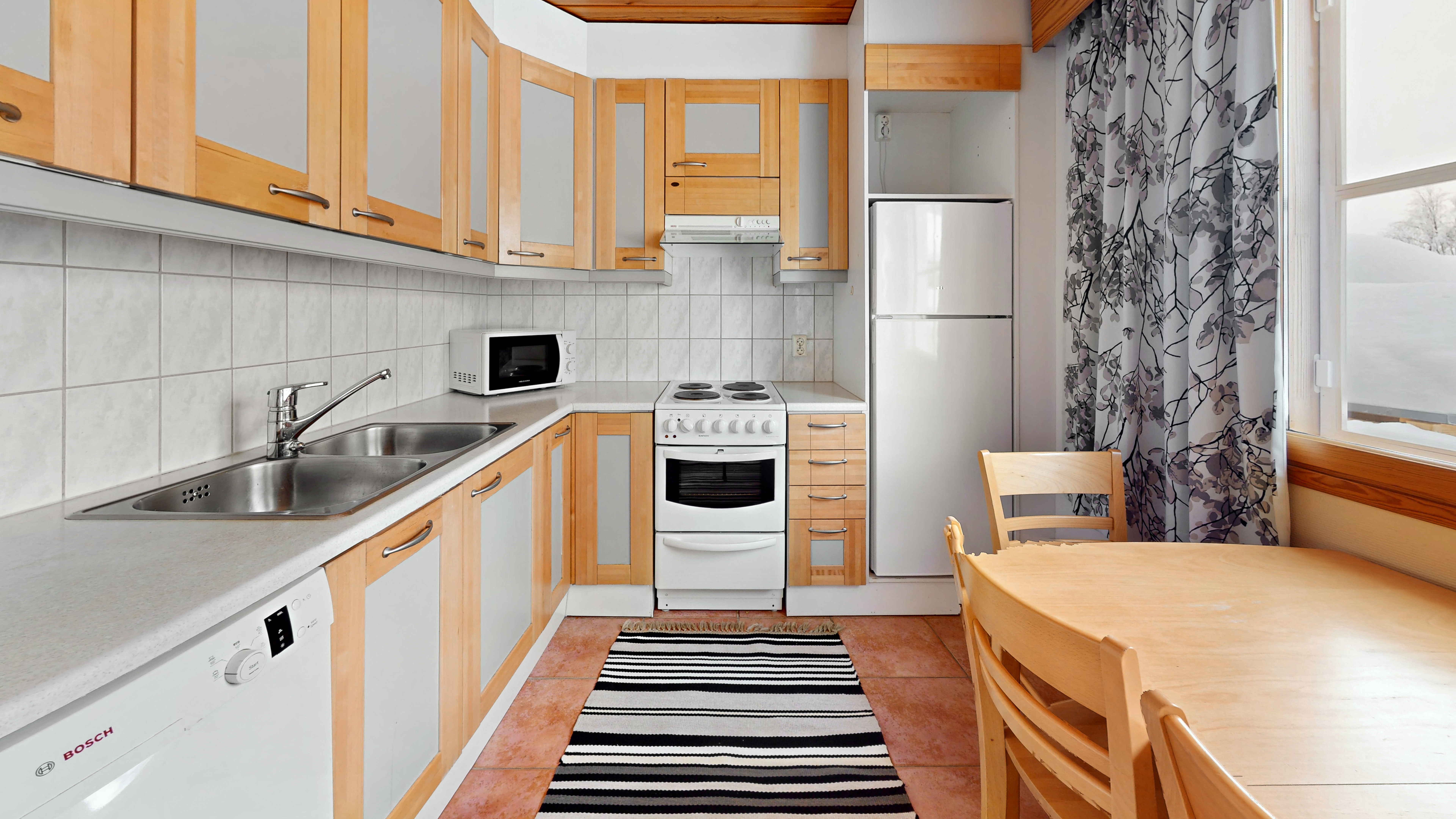 Rivitalohuoneisto A ja C keittiö