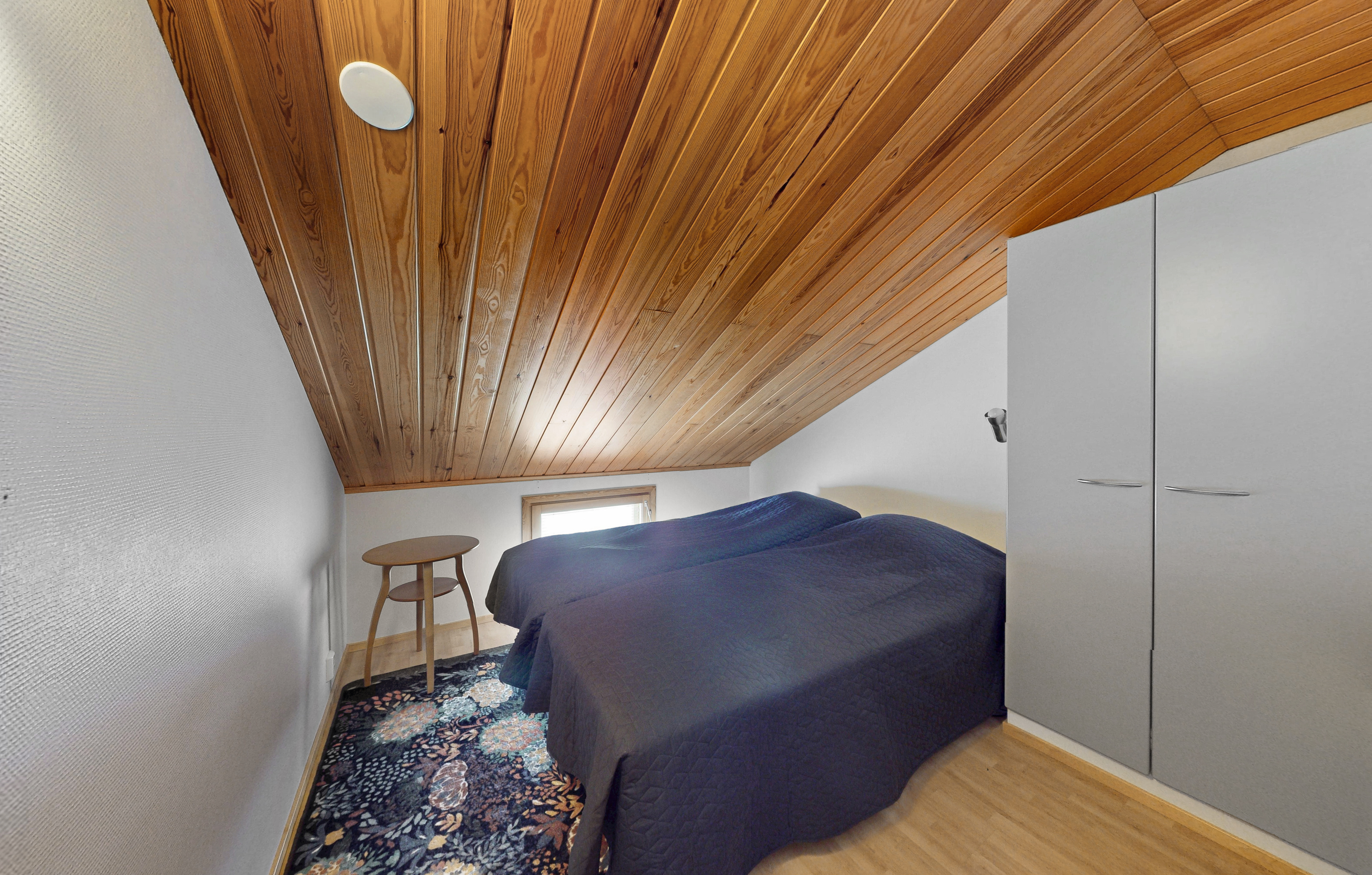 Rivitalohuoneisto A ja C parvi